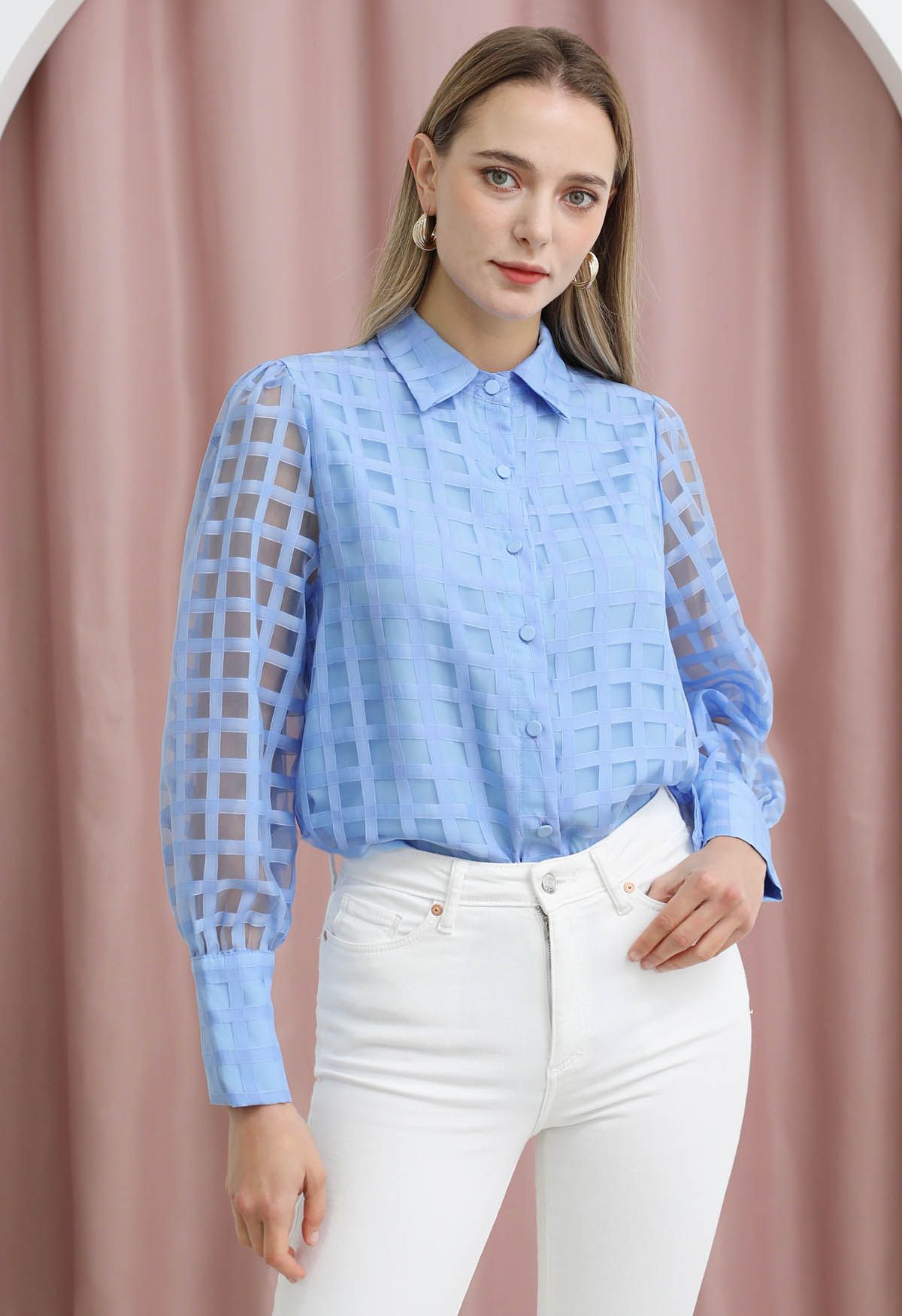 Camisa con botones y estampado de cuadros en azul