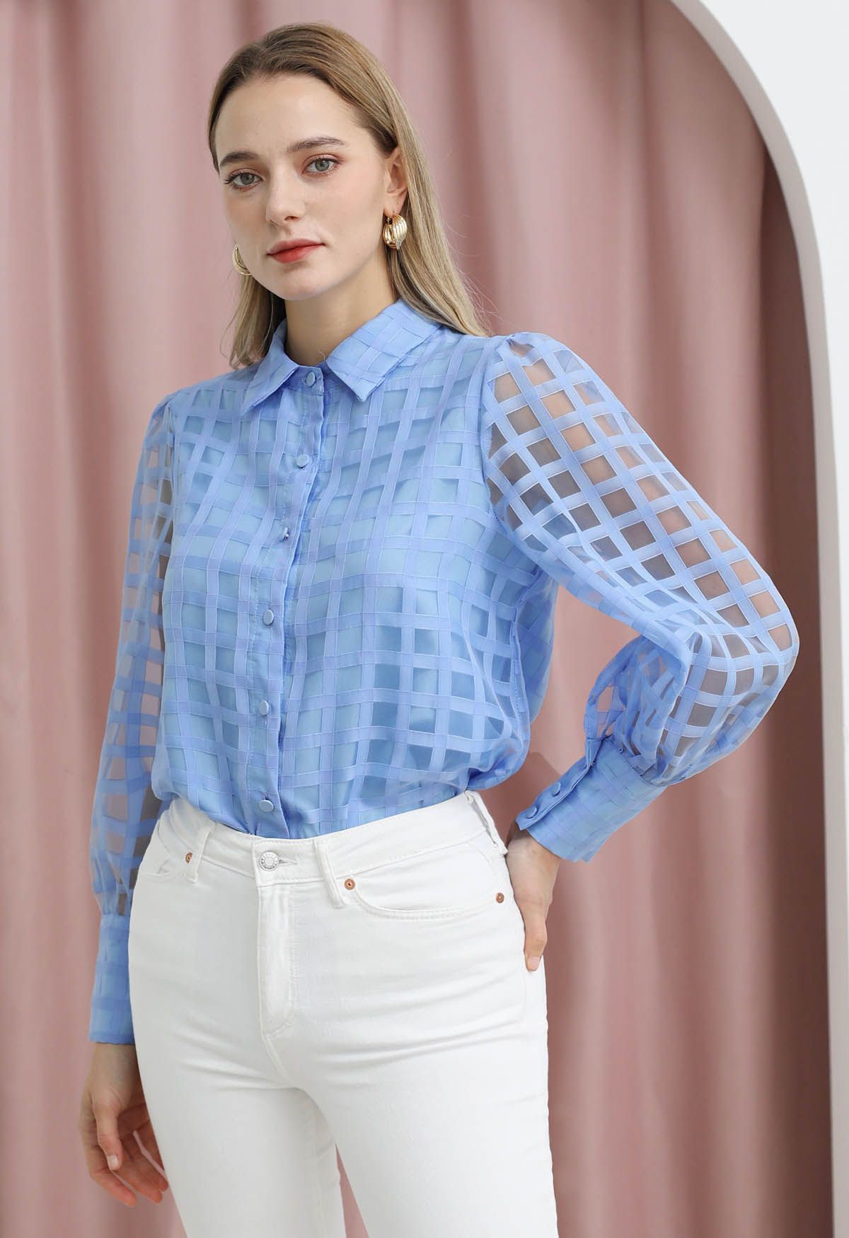 Camisa con botones y estampado de cuadros en azul