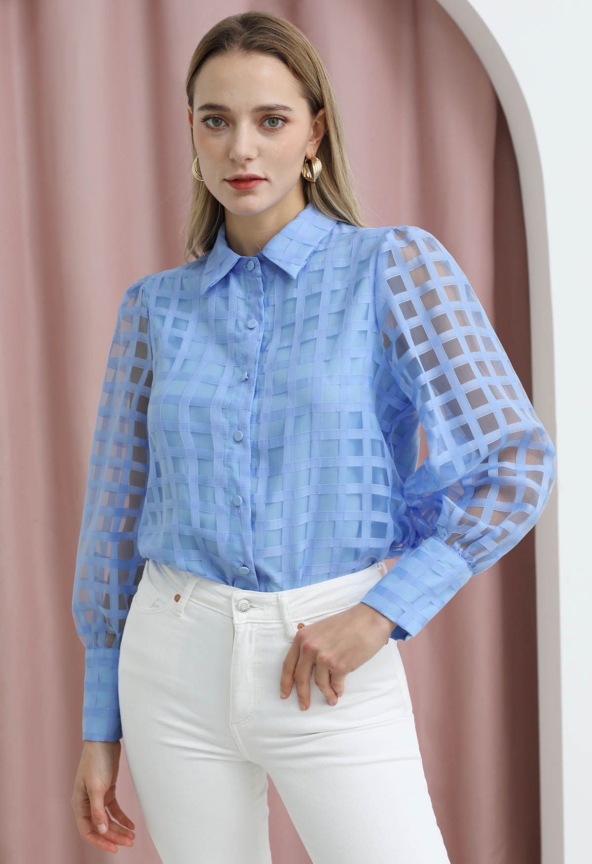 Camisa con botones y estampado de cuadros en azul