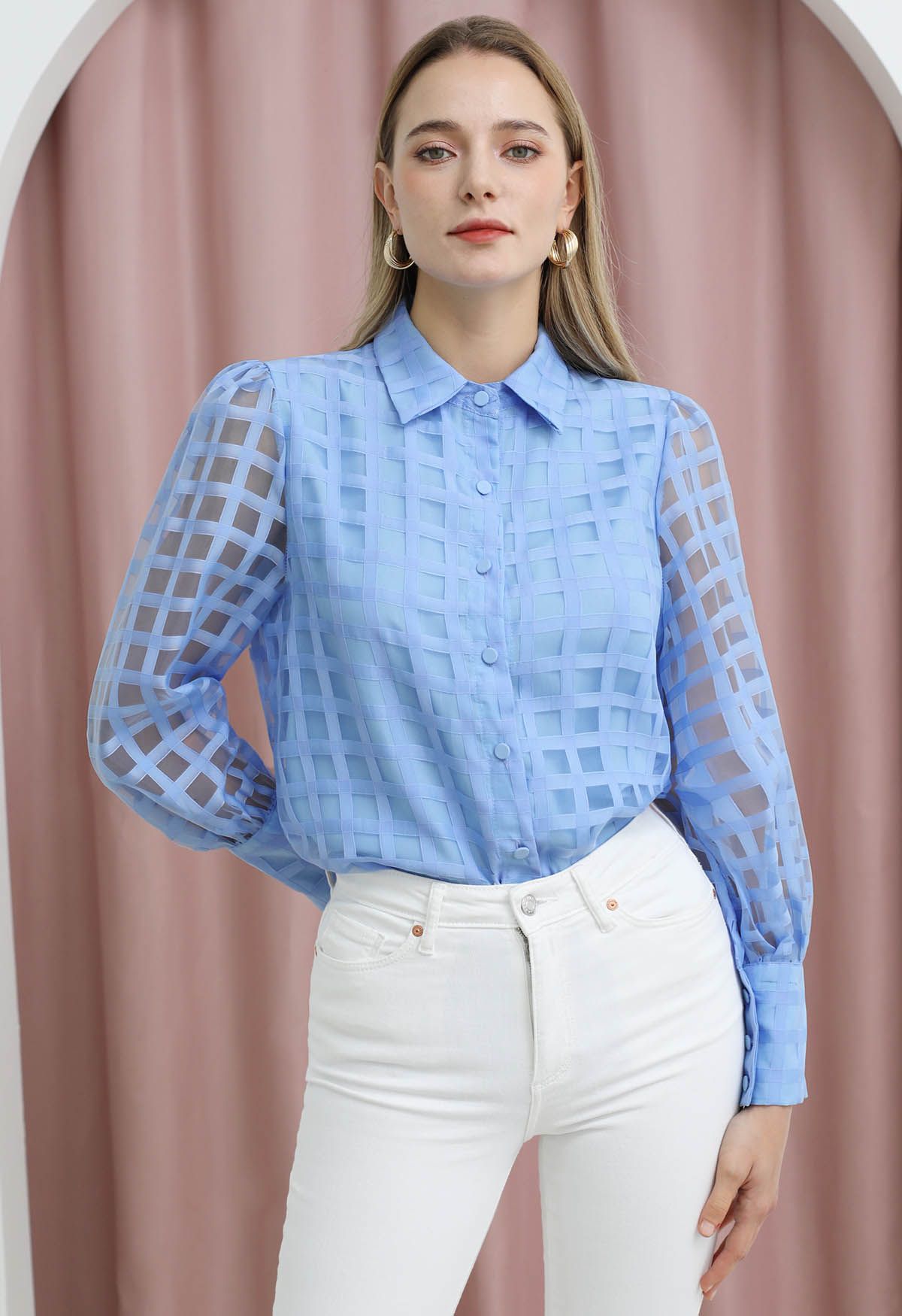 Camisa con botones y estampado de cuadros en azul