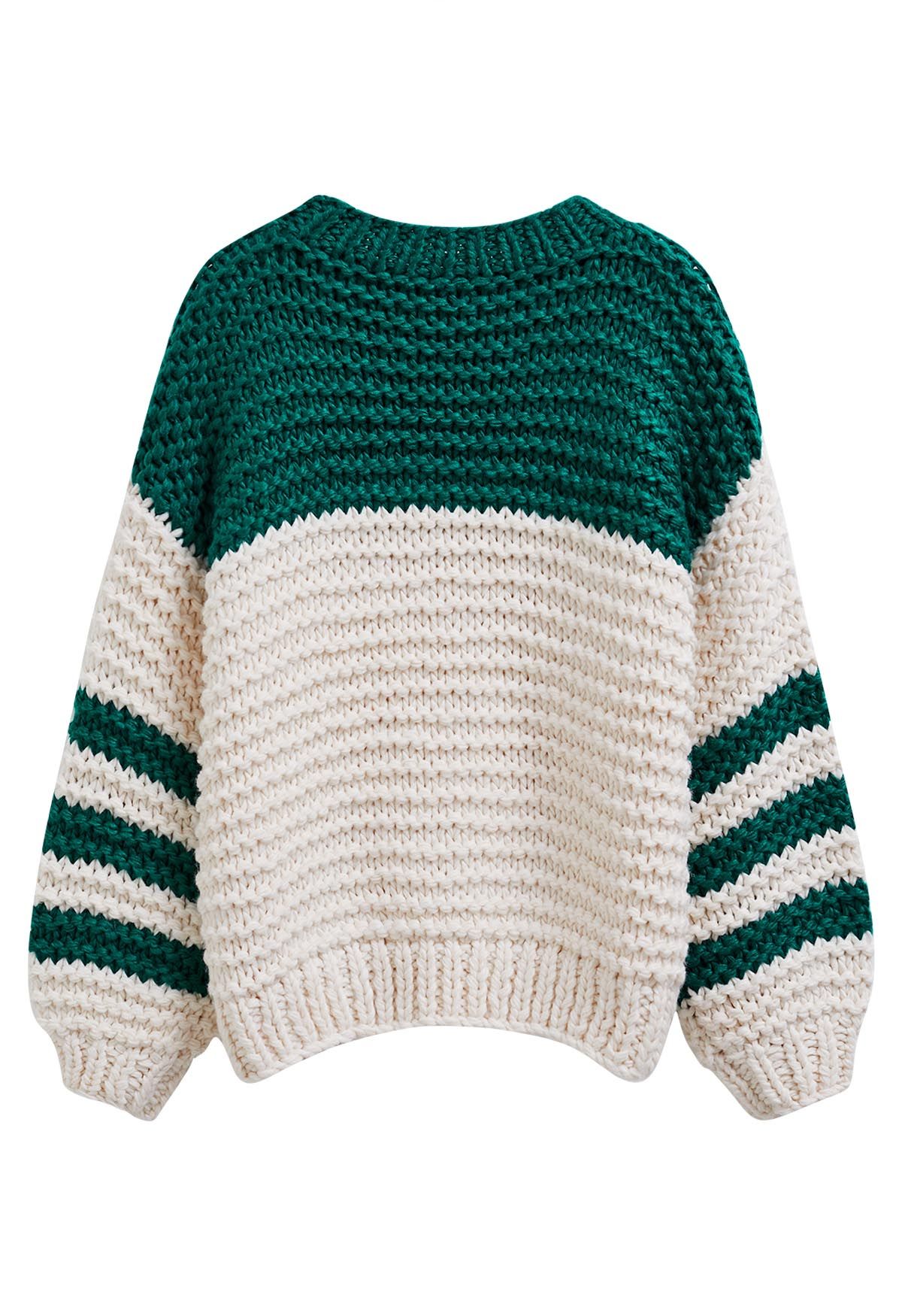 Suéter tejido a mano grueso con mangas a rayas de dos tonos en verde