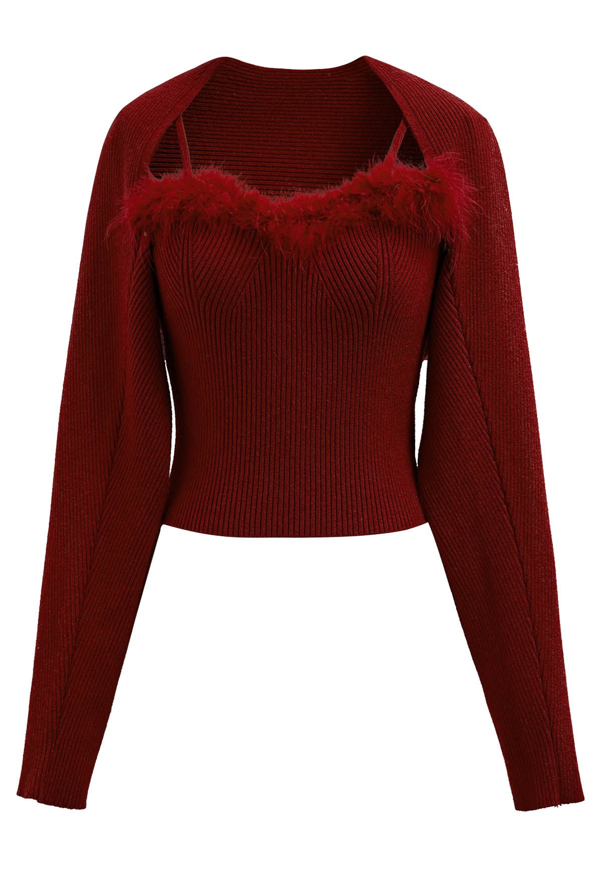 Conjunto de top camisola con ribete de plumas y manga de suéter en color burdeos