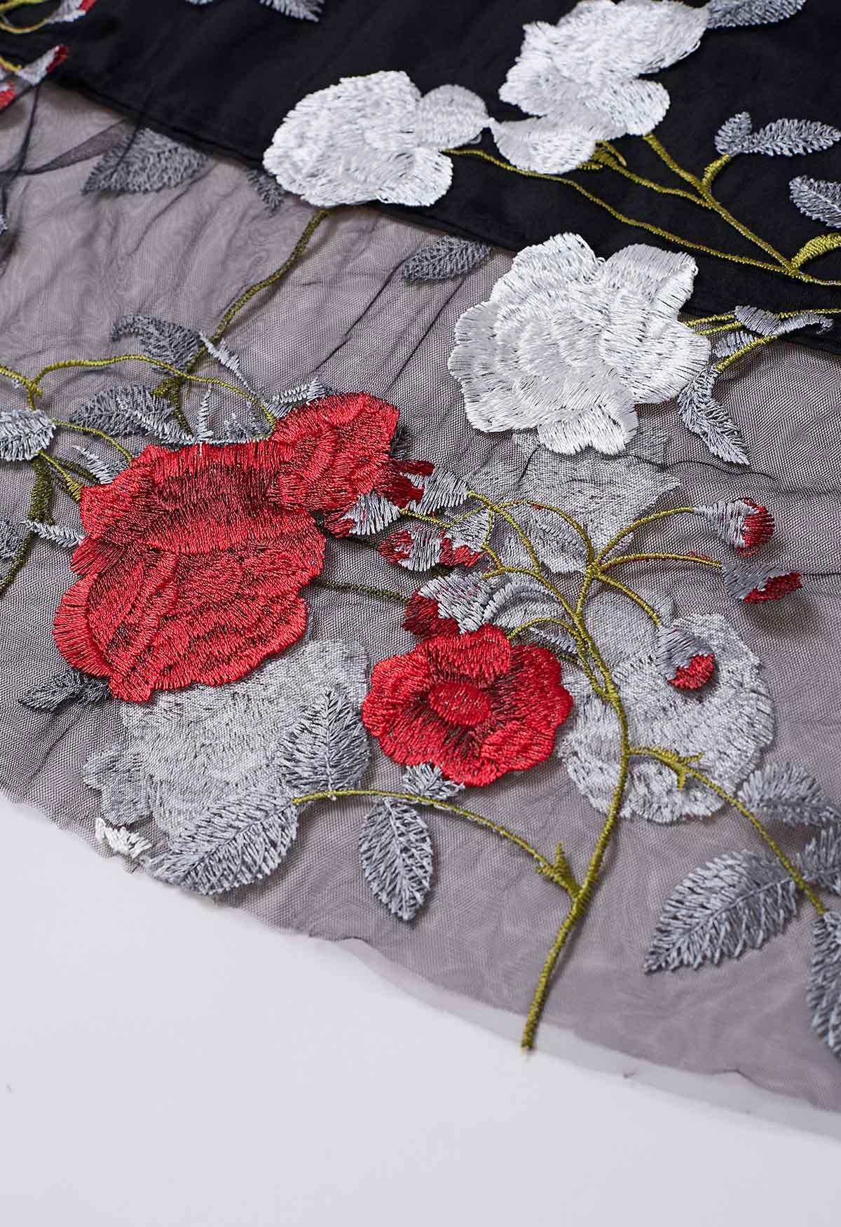 Falda de tul de malla con bordado floral de Enchanted Romance