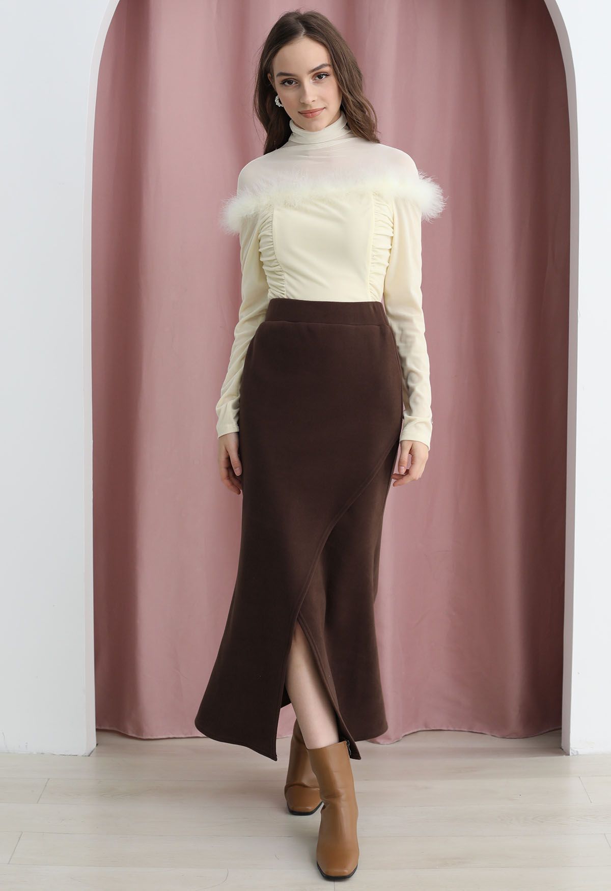 Falda sirena con solapa gruesa y cintura elástica en color marrón