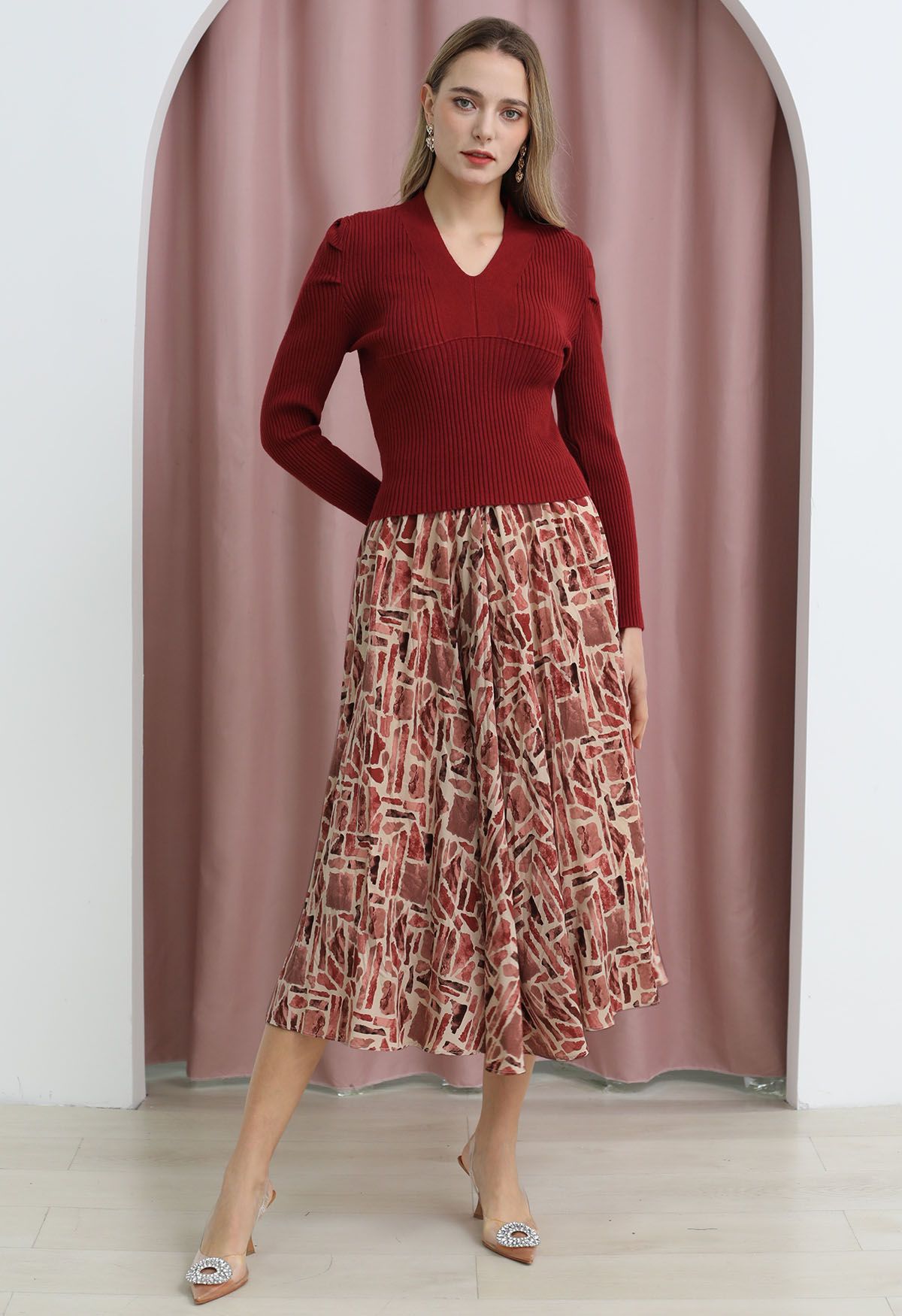 Falda midi con estampado gráfico en rojo