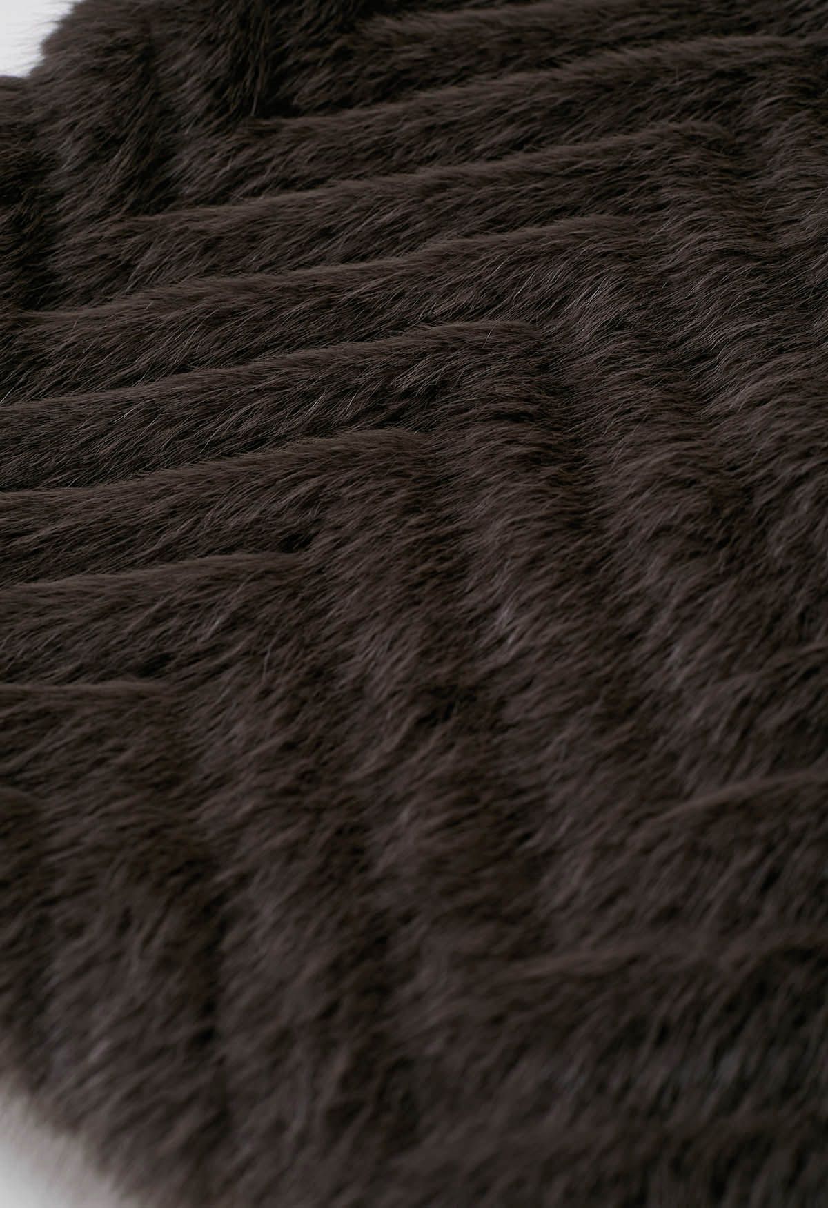 Abrigo elegante de piel sintética en marrón