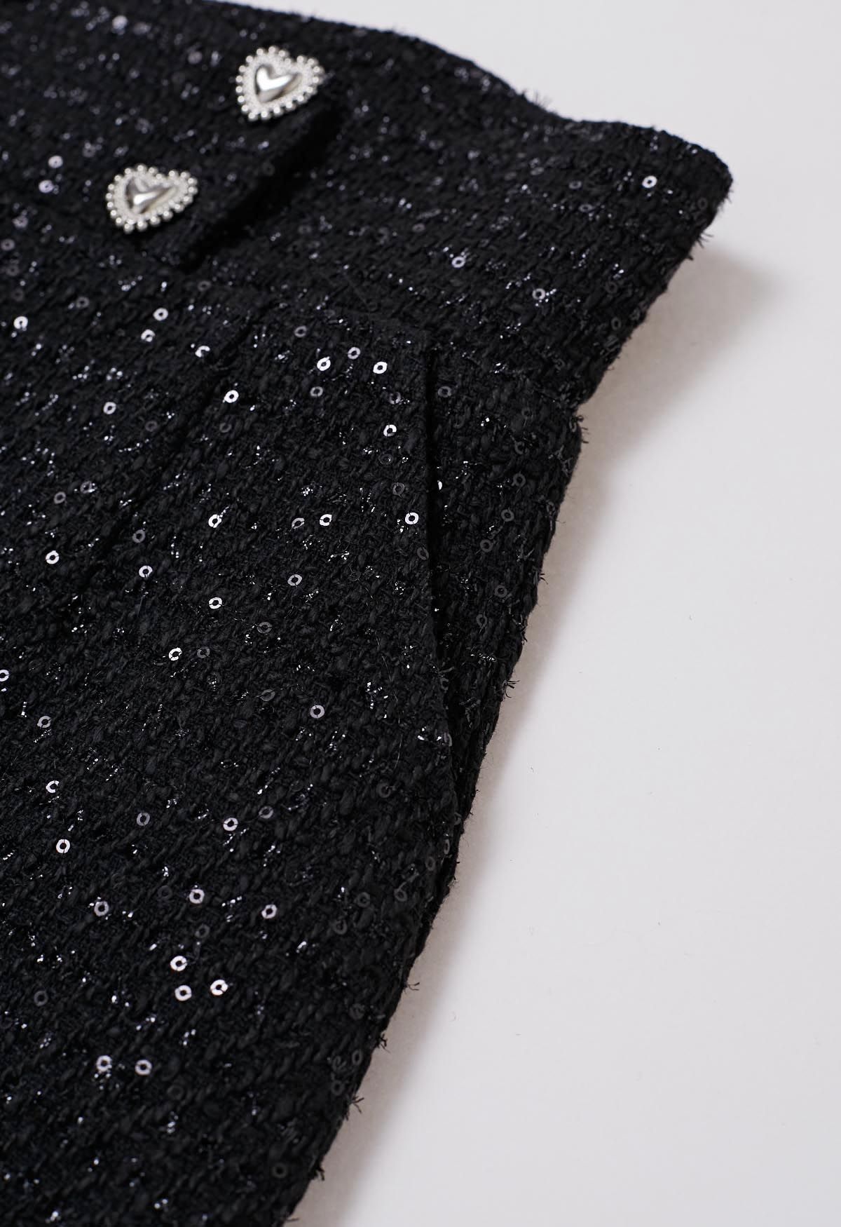 Shorts de tweed con adornos de lentejuelas y botones de corazón en negro