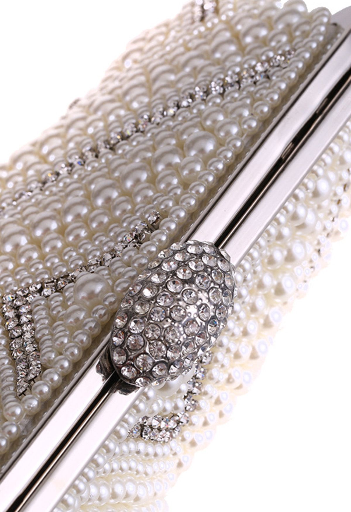 Clutch con diamantes de imitación y perlas íntegramente en espiga