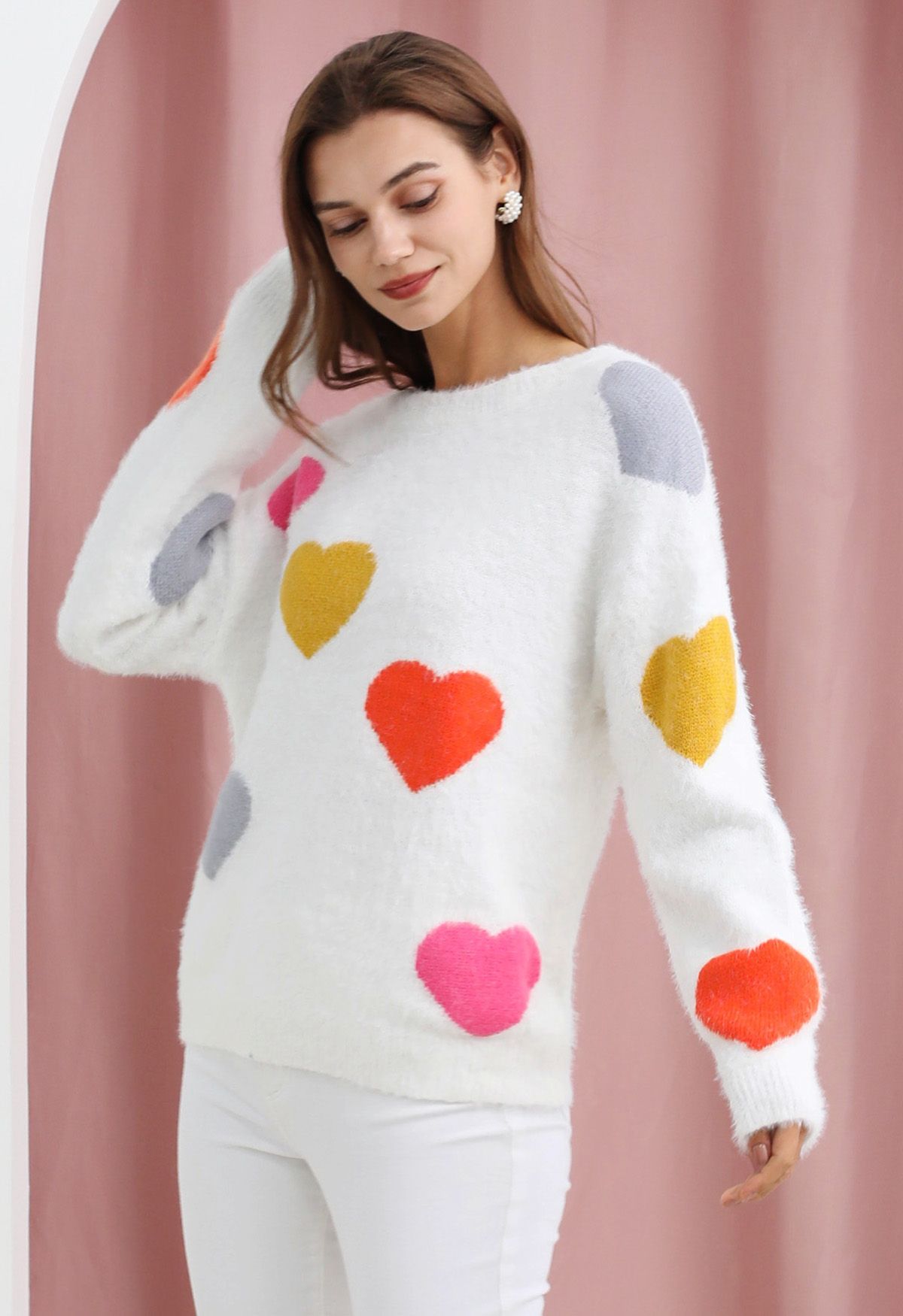 Suéter de punto borroso con estampado de corazones de colores