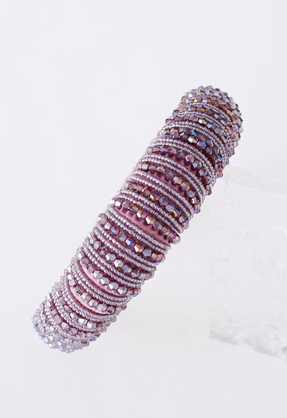 Diadema con cristales de strass en lila
