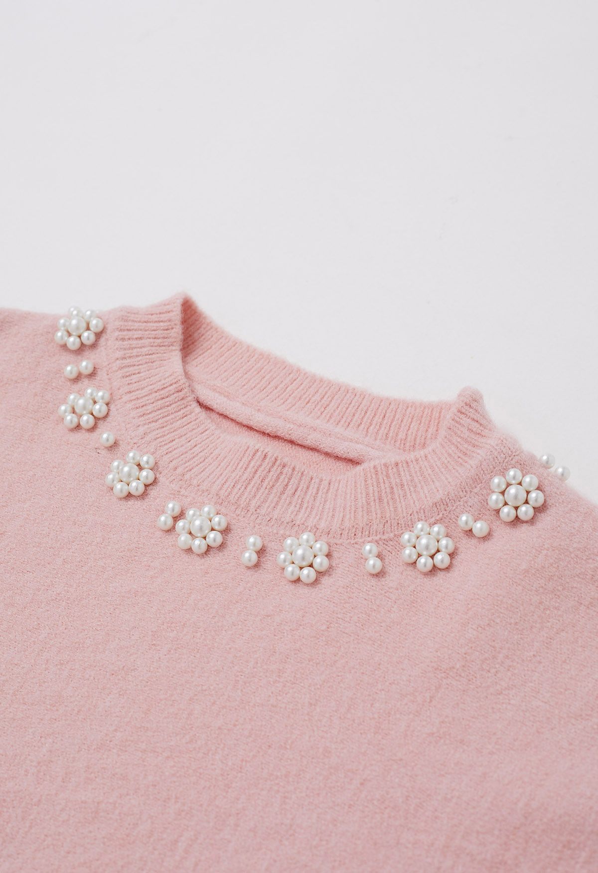 Vestido Twinset de punto acanalado con escote de perlas en rosa