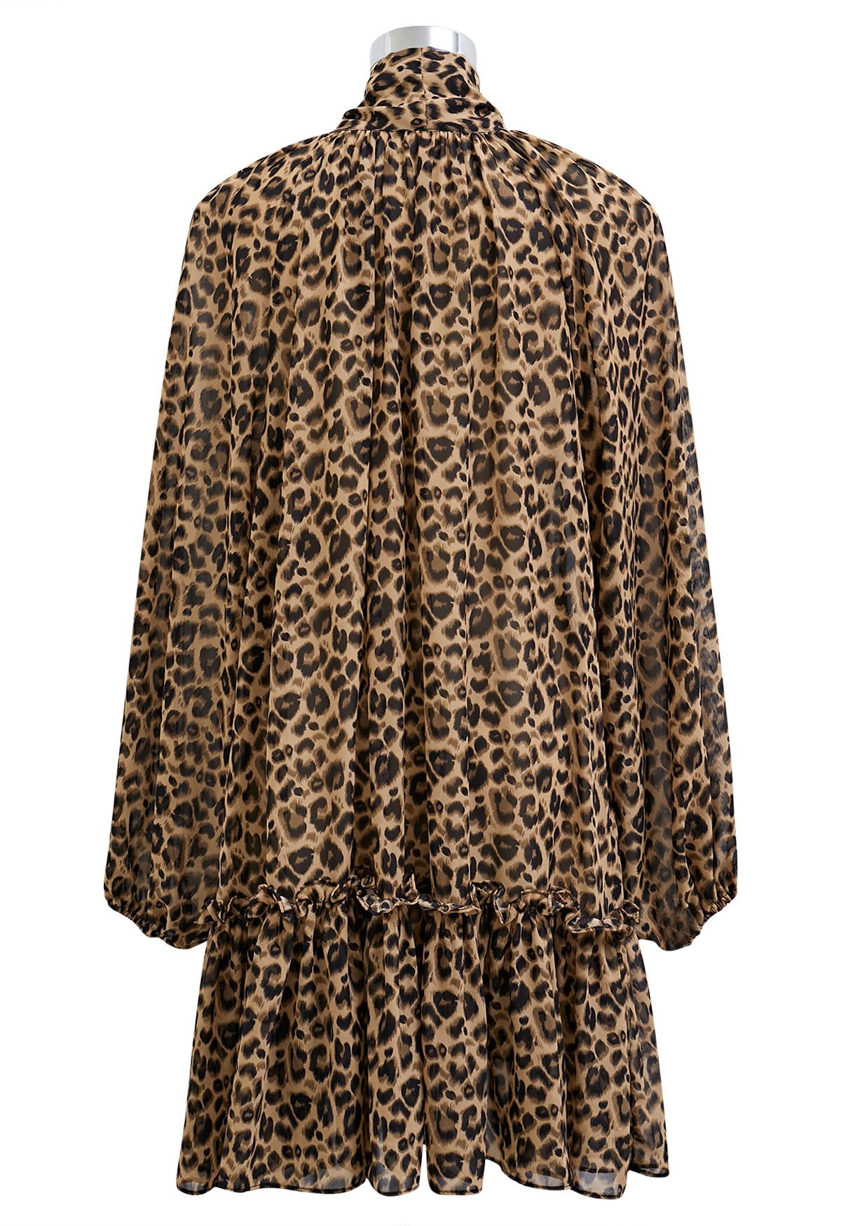 Vestido mini de gasa con escote anudado y estampado de leopardo