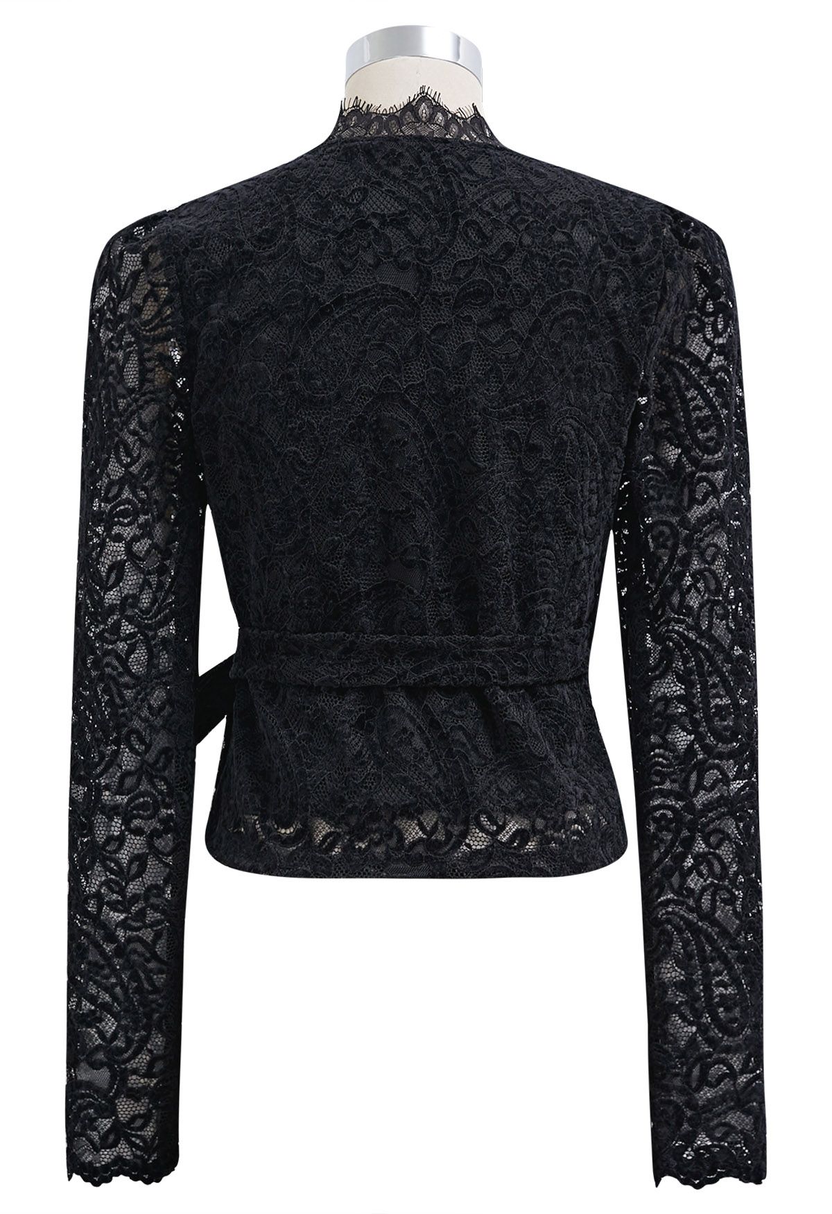 Blusa cruzada con cintura anudada y encaje Paisley en color negro