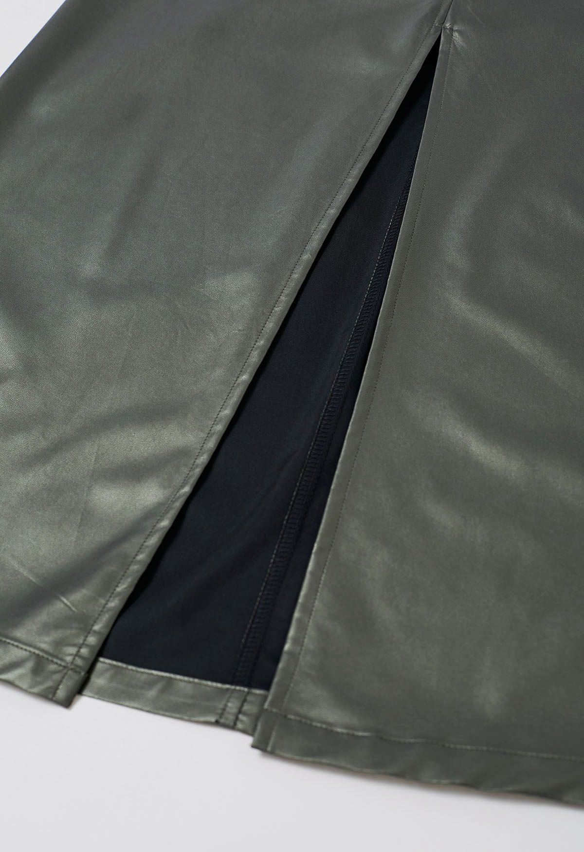 Falda larga estilo cargo de piel sintética en color salvia