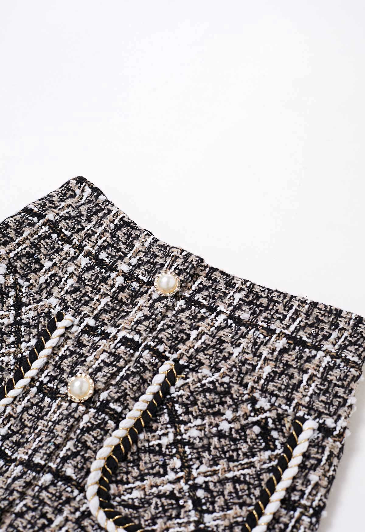 Falda de tweed a cuadros con botones y bolsillo de parche en color canela claro