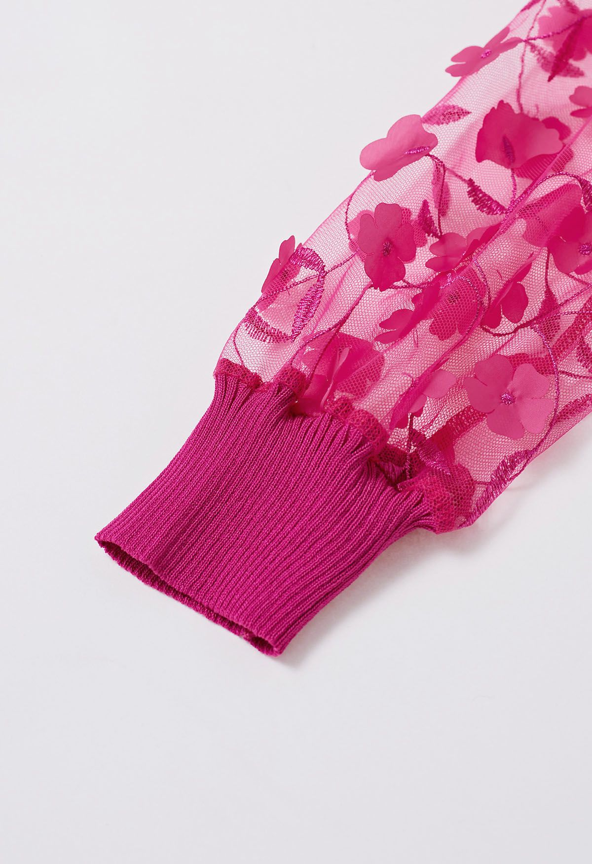 Top de punto empalmado con mangas de malla Floret 3D en rosa fuerte