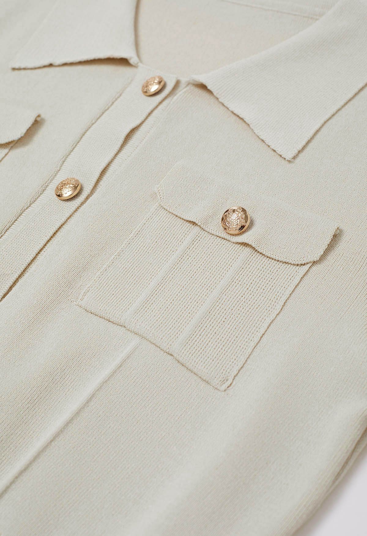 Conjunto de falda midi y top de punto de manga corta con botones destacados en marfil