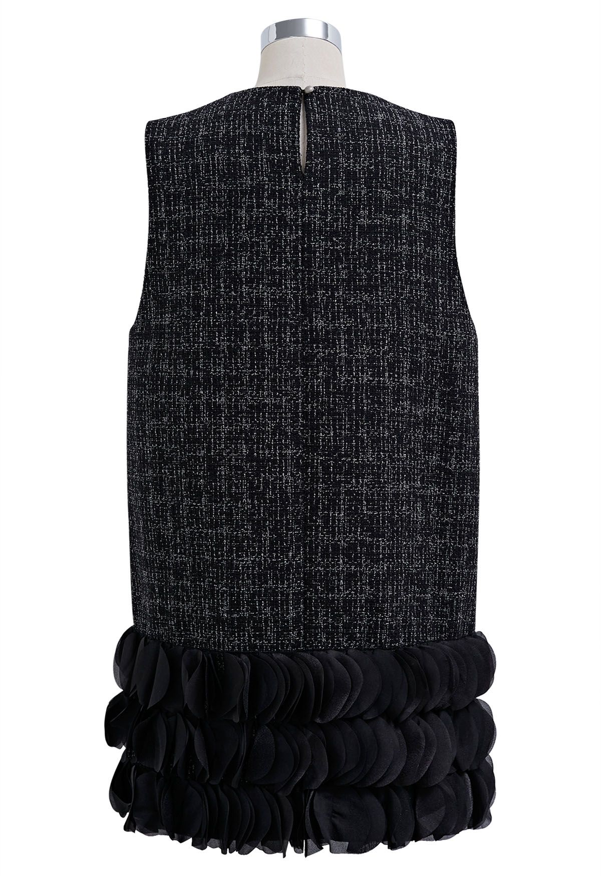 Vestido sin mangas de tweed con dobladillo de pétalos 3D en negro