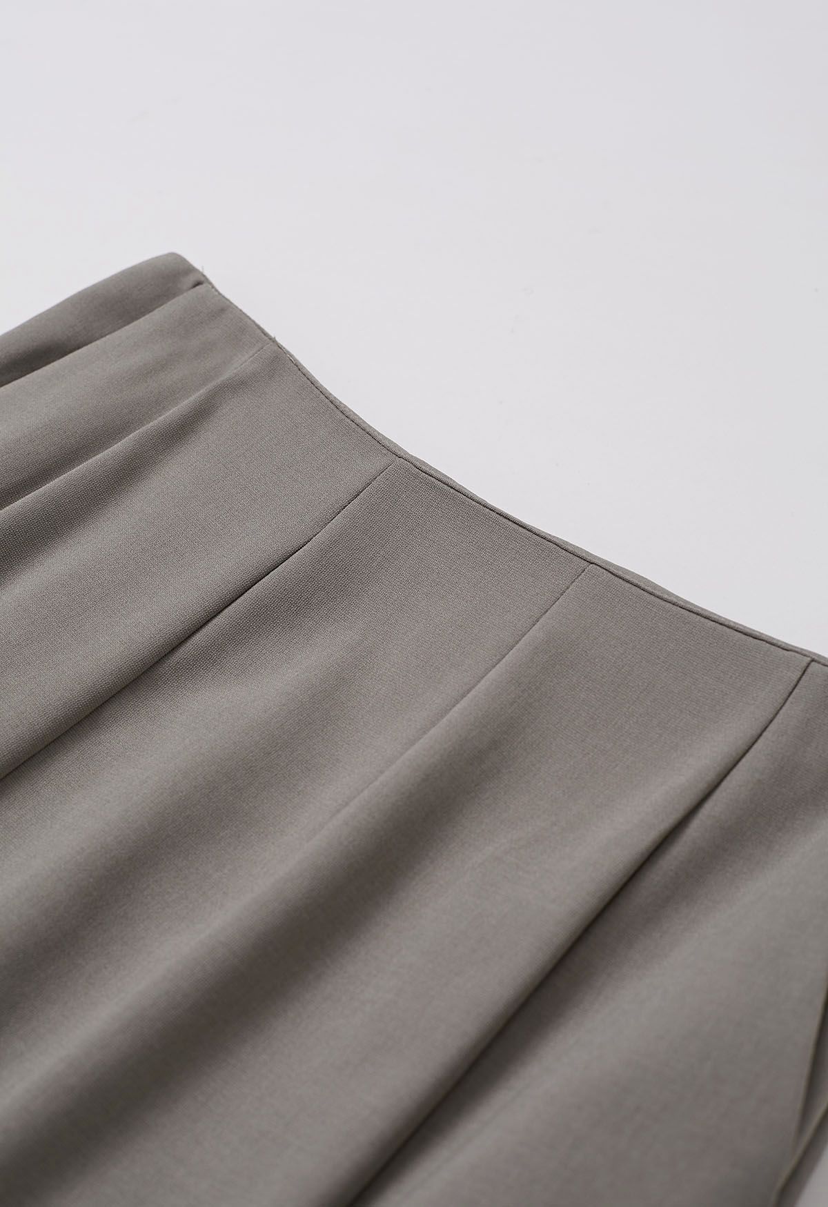 Falda larga de sirena con detalle de costuras en color topo