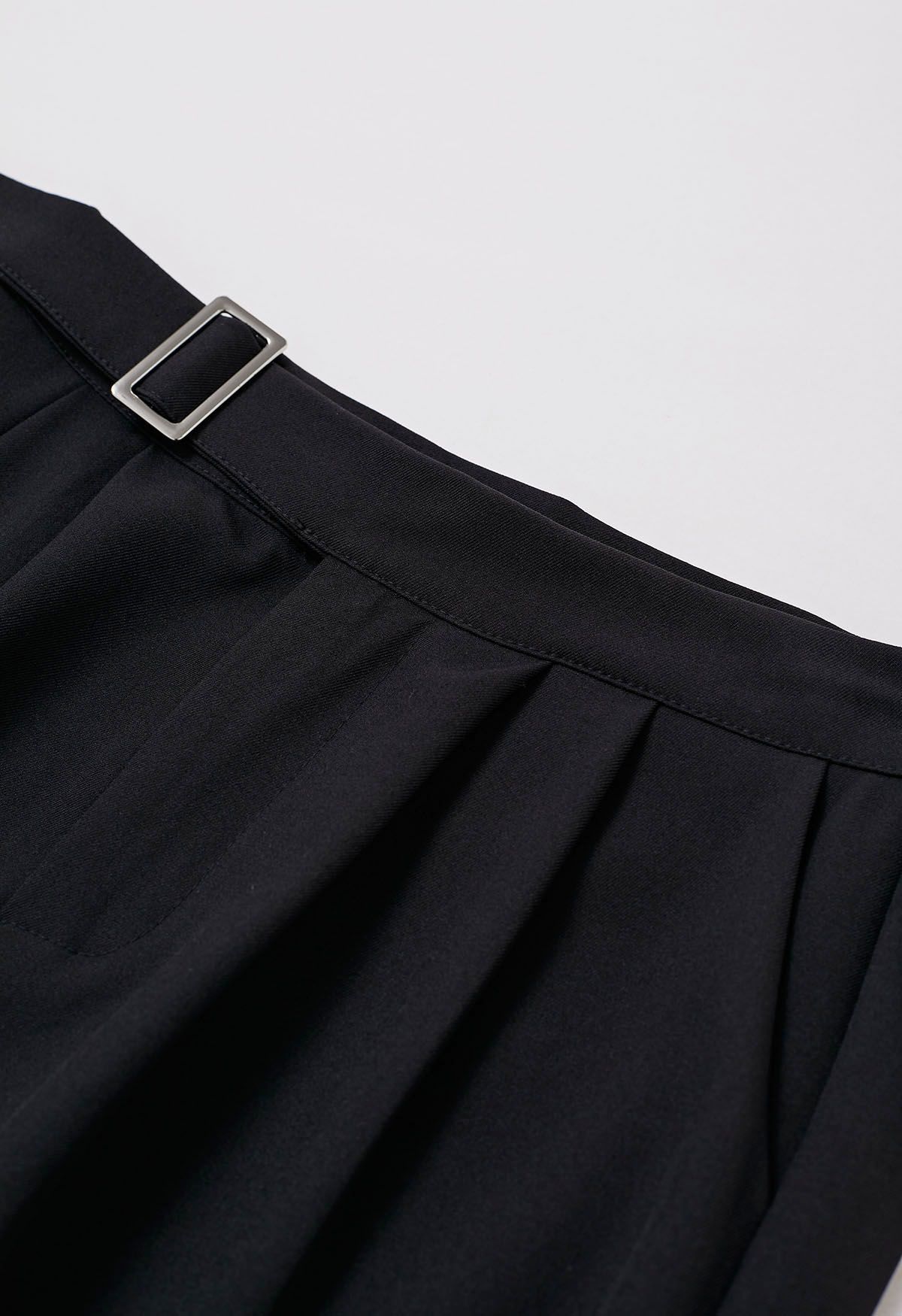 Pantalones anchos de cintura alta con cinturón liso en negro