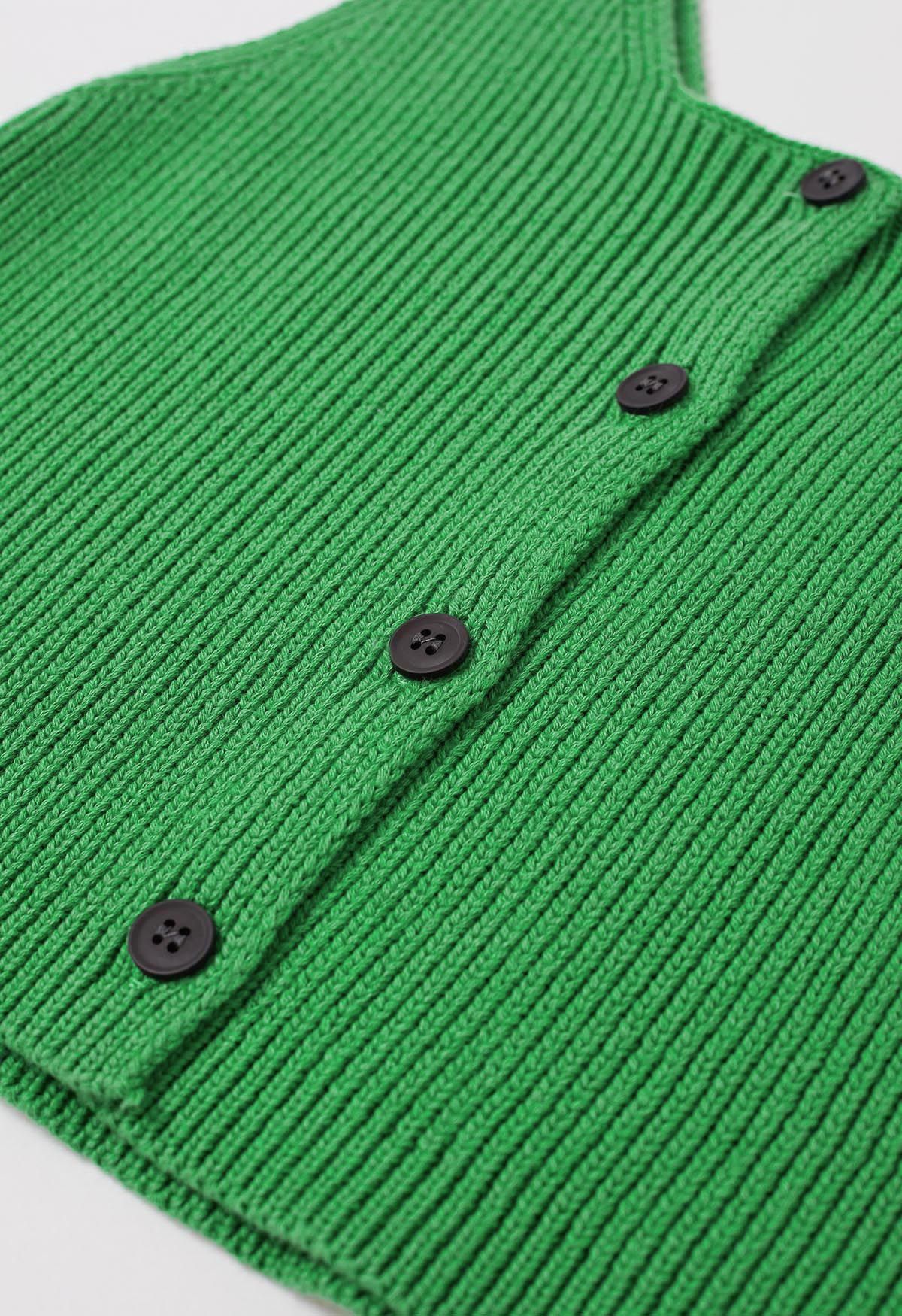 Top corto de punto sin mangas con botones en verde