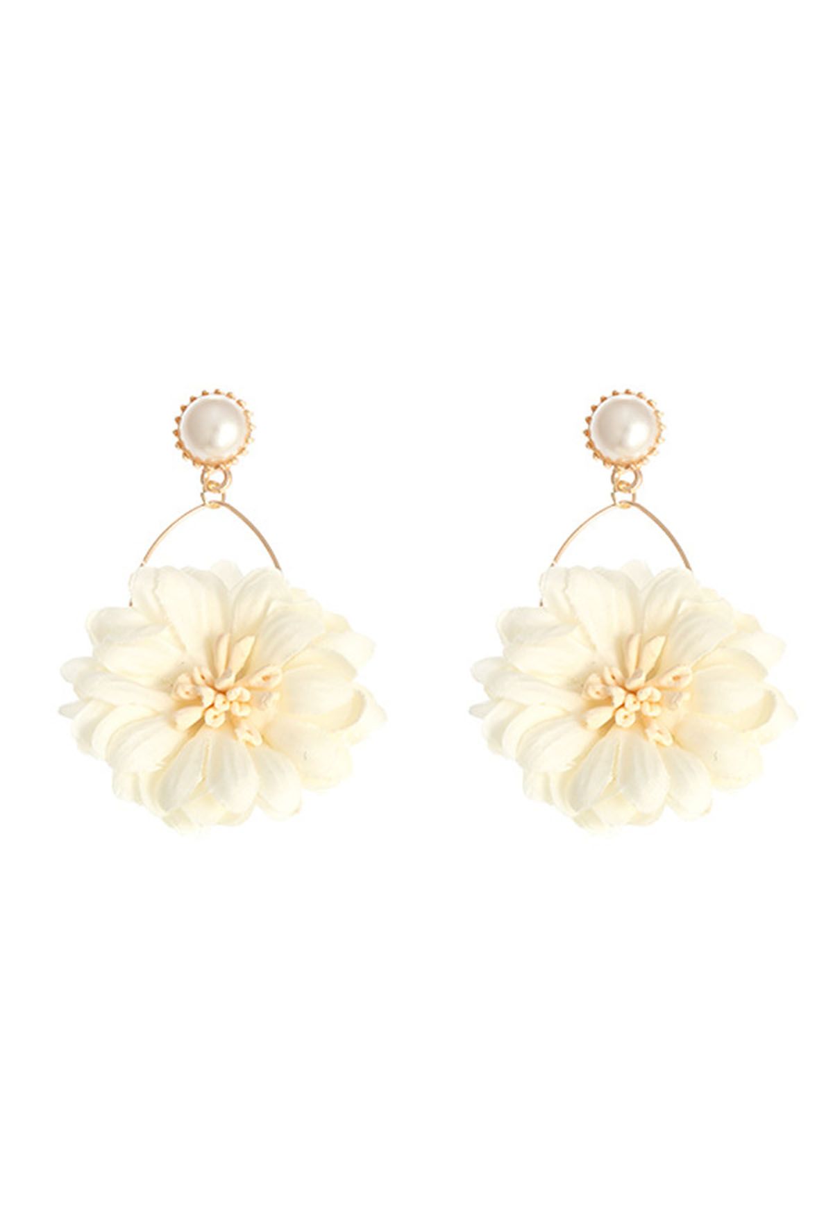 Pendientes cautivadores de perlas Blossom en color crema