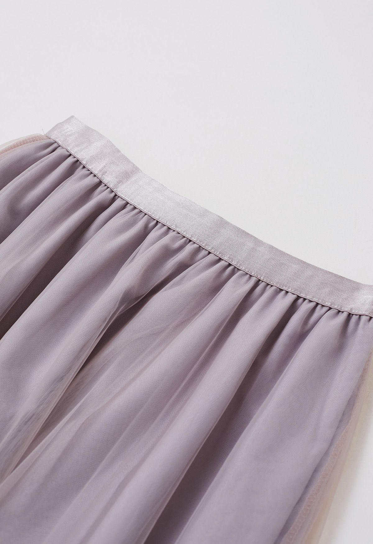 Falda midi de tul de malla con dobladillo ribeteado en rosa