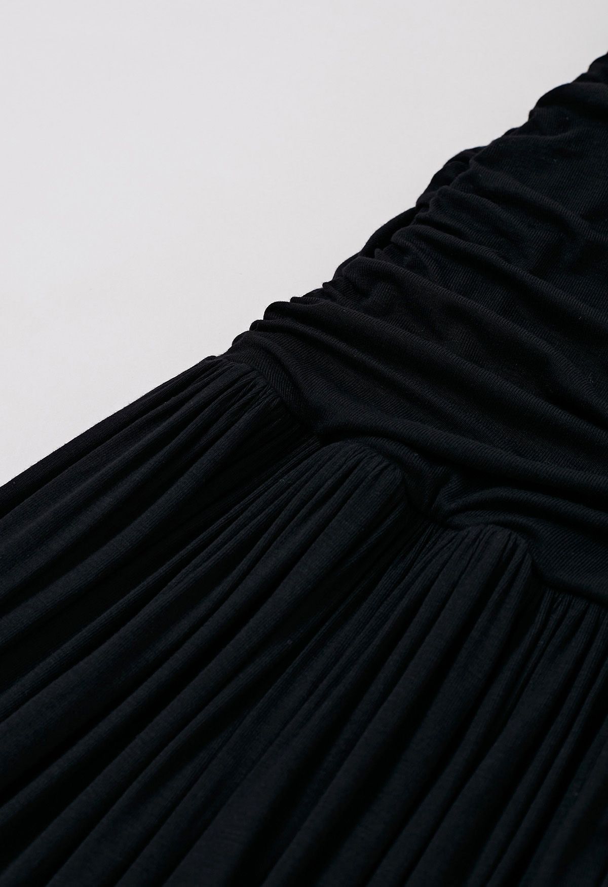 Vestido de algodón sin mangas con pliegues sin esfuerzo en negro