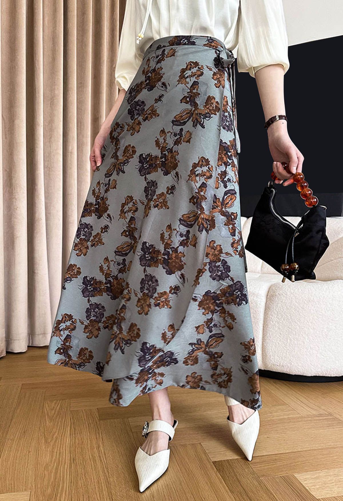 Falda cruzada con cintura anudada y estampado floral vintage