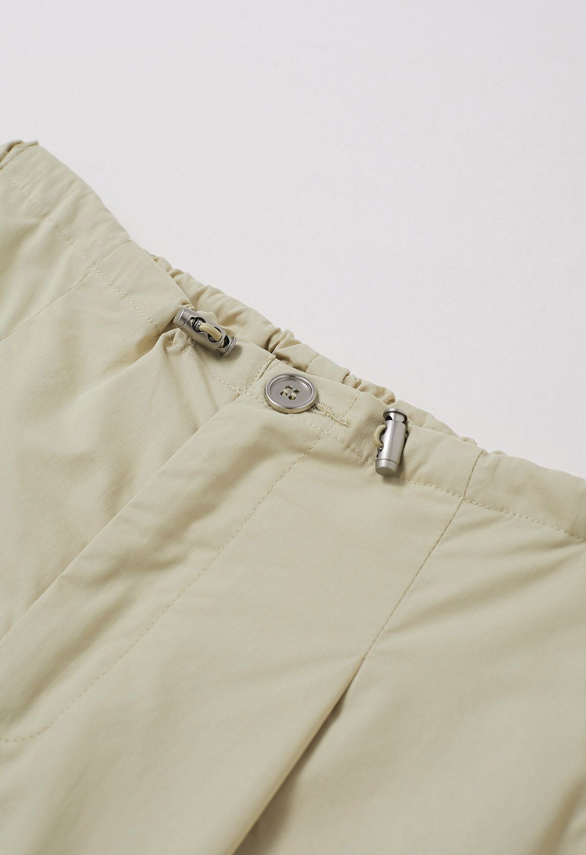 Pantalones anchos con cintura con cordón y ajuste relajado en color caqui