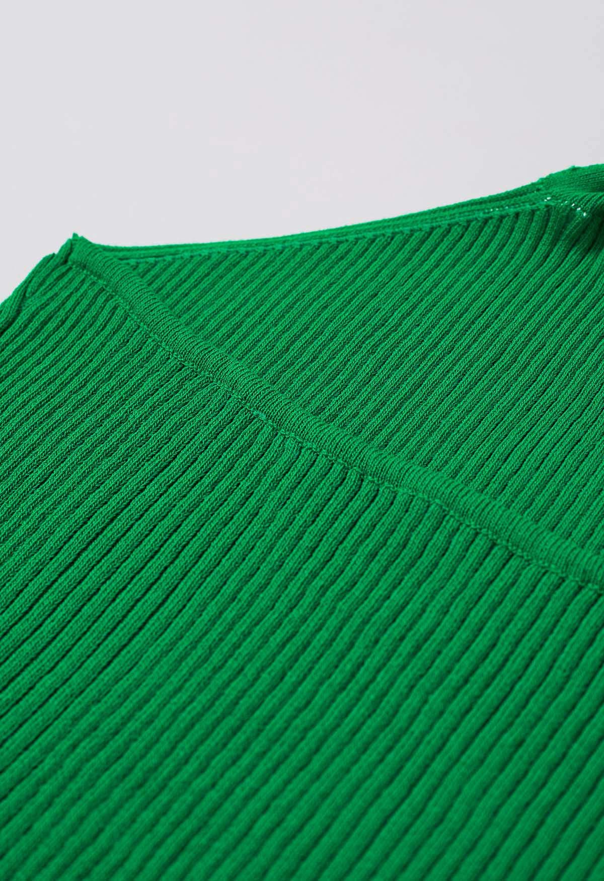 Top de punto con cuello halter y decoración de cuentas de madera en verde