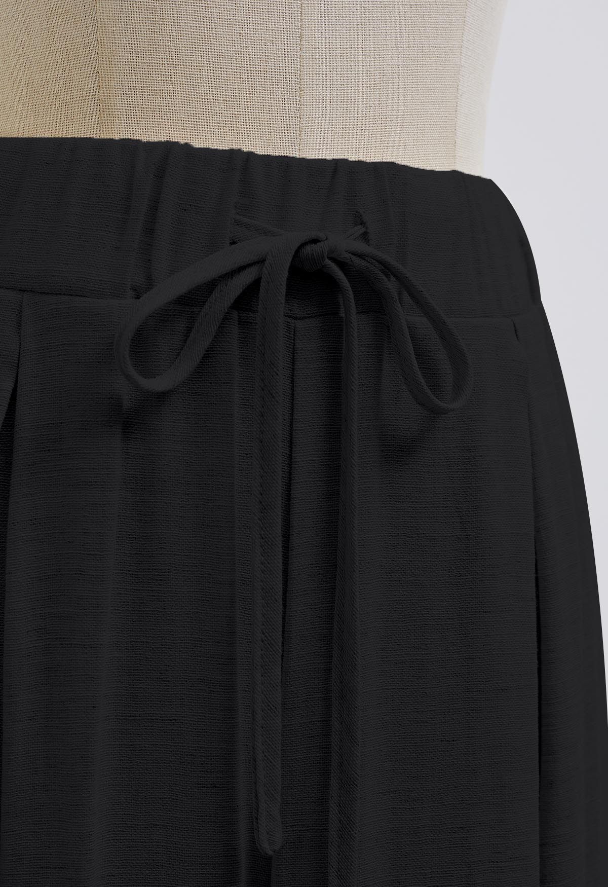 Pantalones plisados de mezcla de lino Casual Season en negro