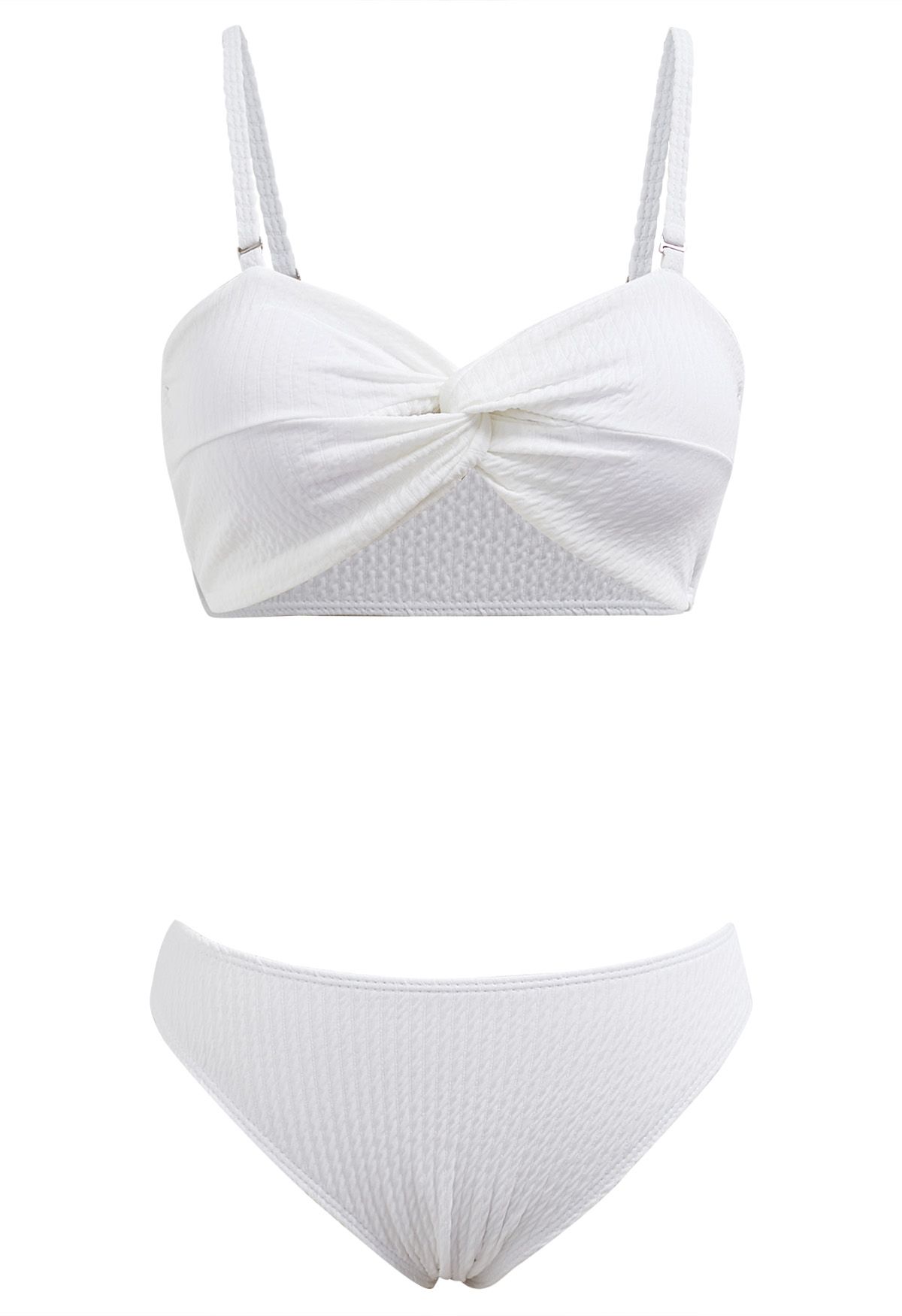 Conjunto de bikini torcido con textura ondulada de tres piezas en blanco