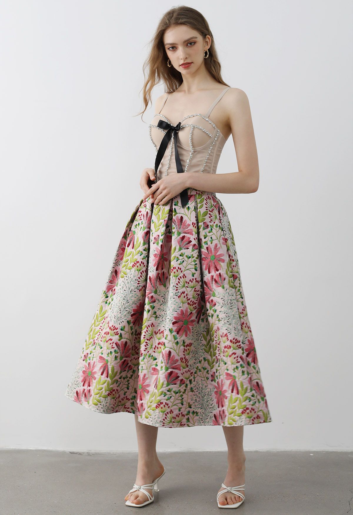 Falda midi plisada de jacquard con diseño de margaritas alegres