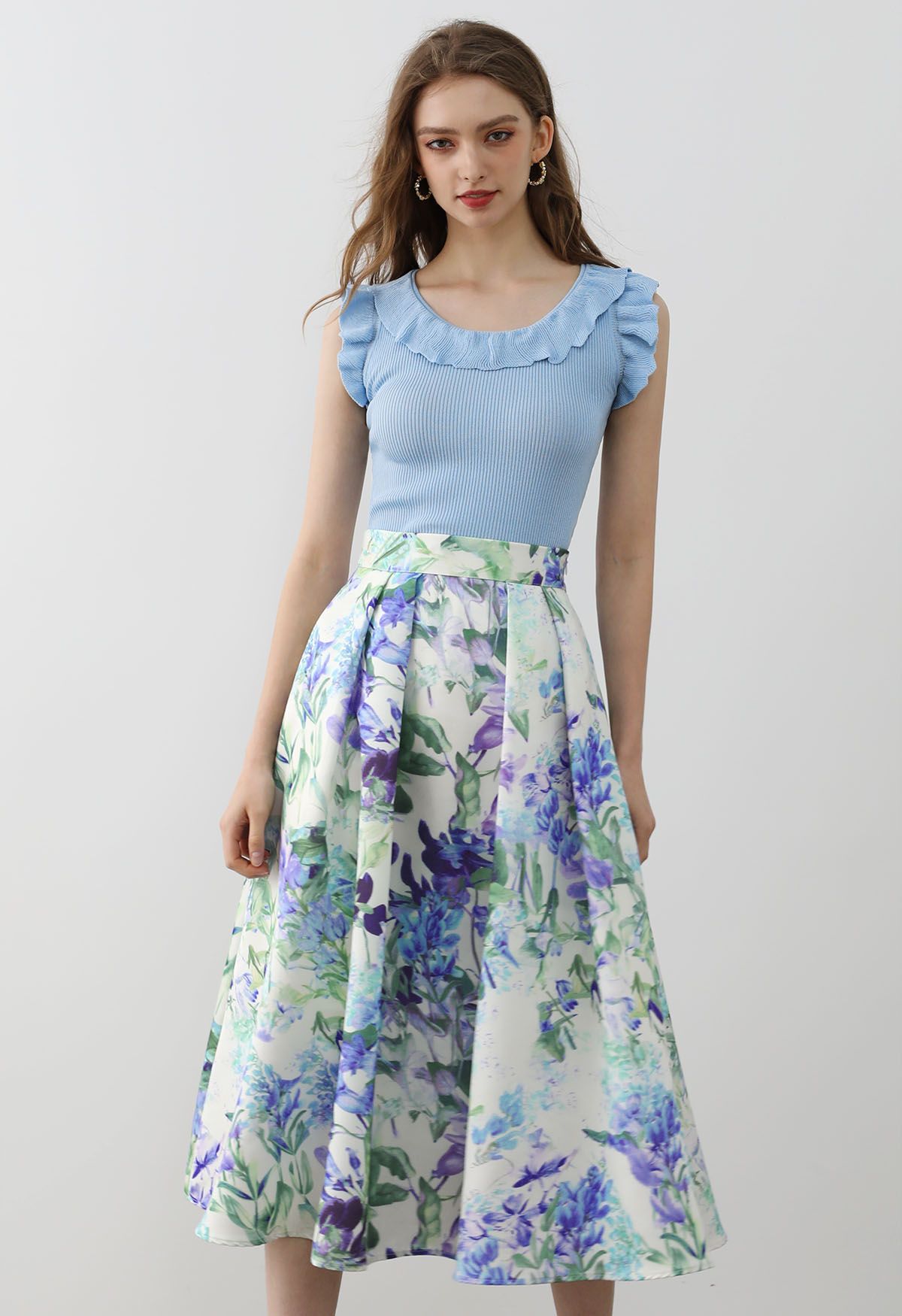 Falda midi plisada con flores azules carismáticas