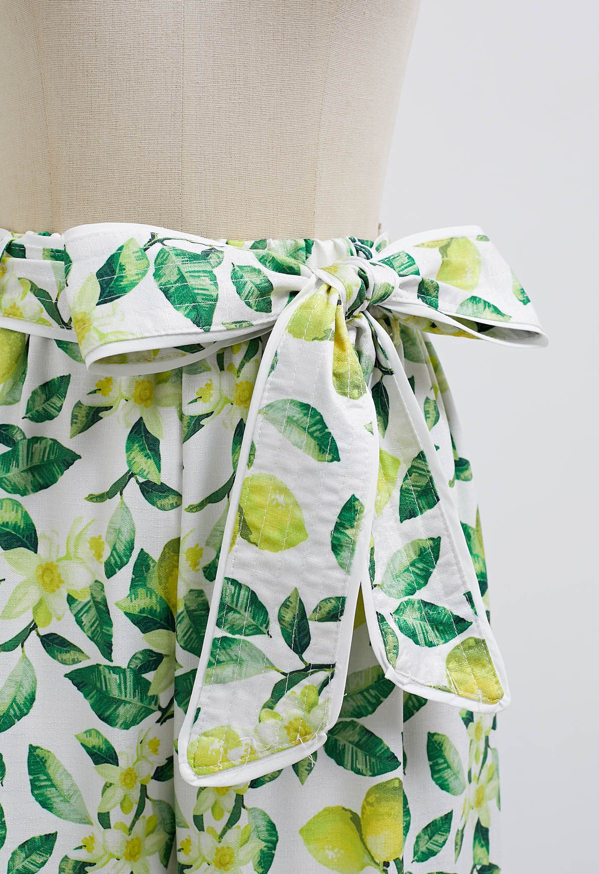 Pantalones anchos con estampado de limones frescos