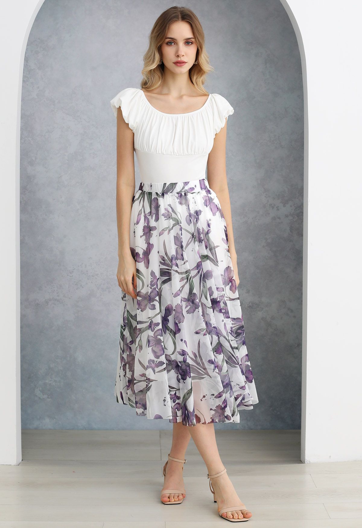 Falda midi de tul de malla con estampado floral morado