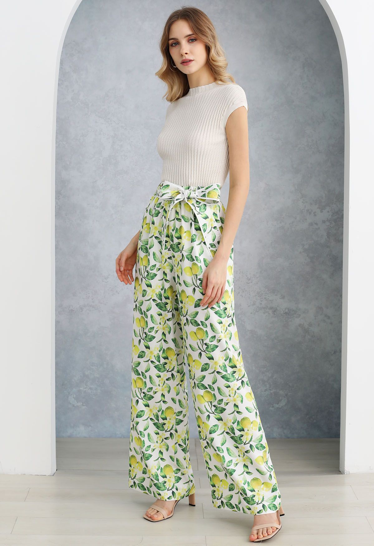 Pantalones anchos con estampado de limones frescos