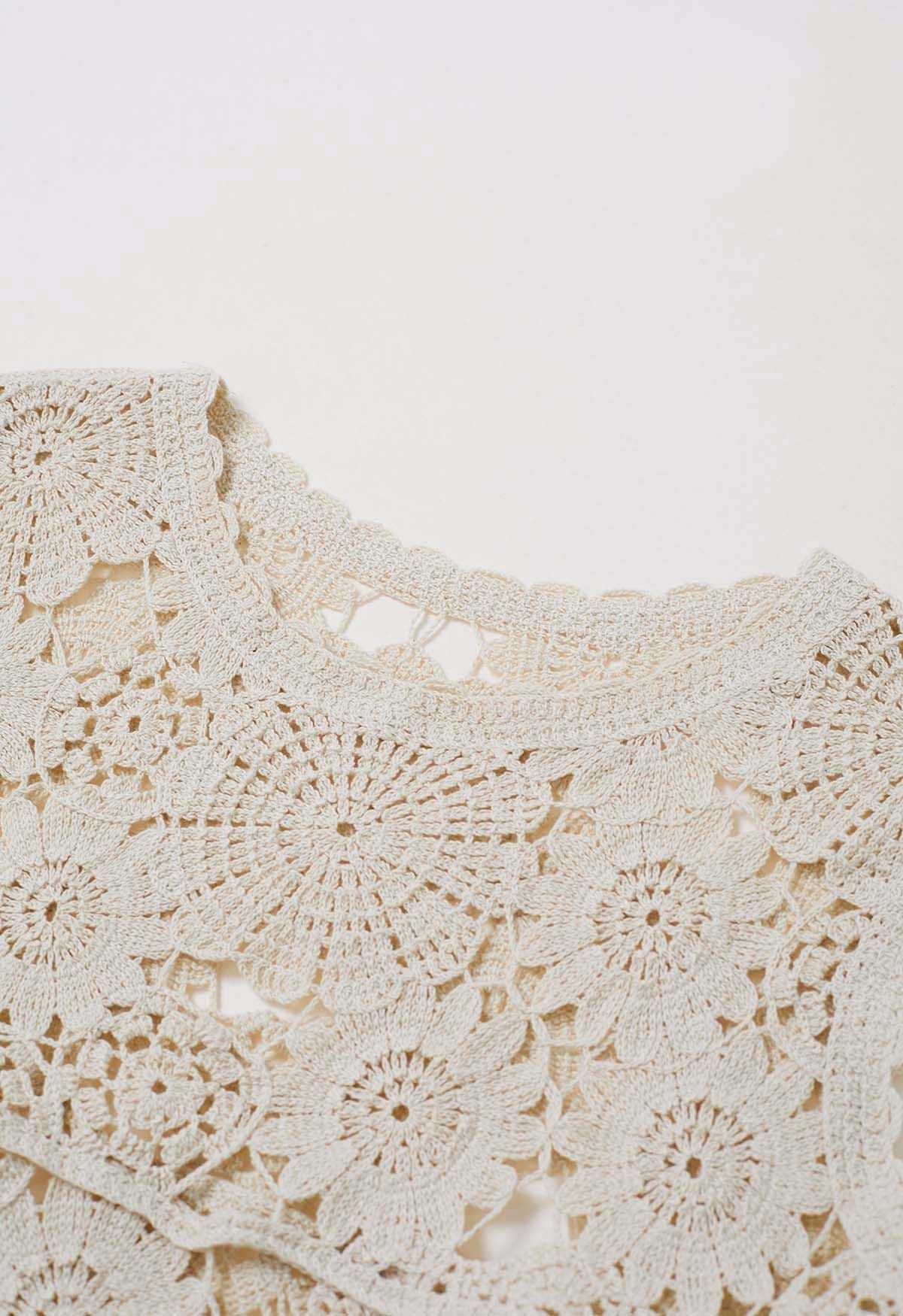 Top sin mangas de crochet bohemio calado