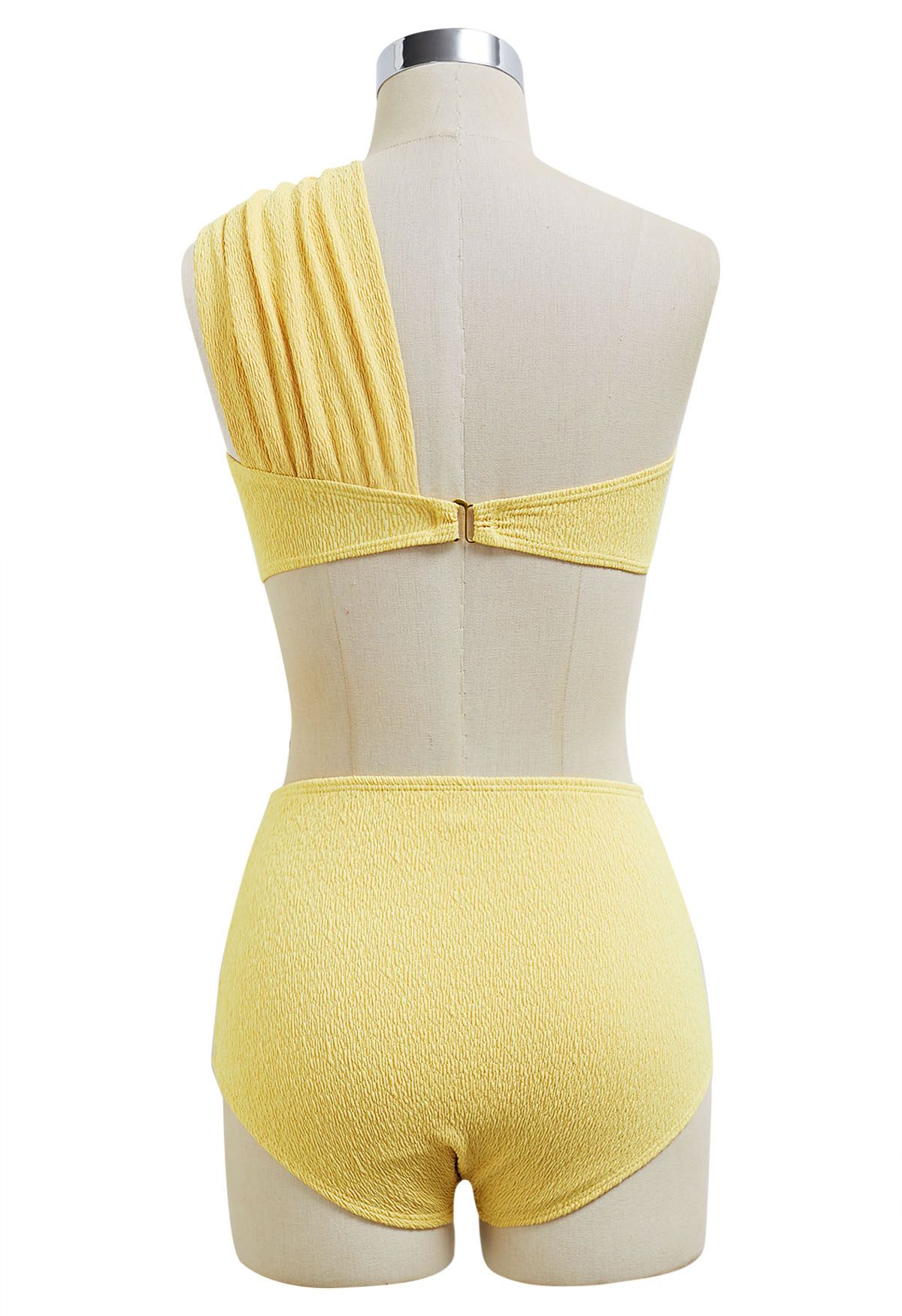 Conjunto de bikini con textura anudada de un solo hombro en amarillo