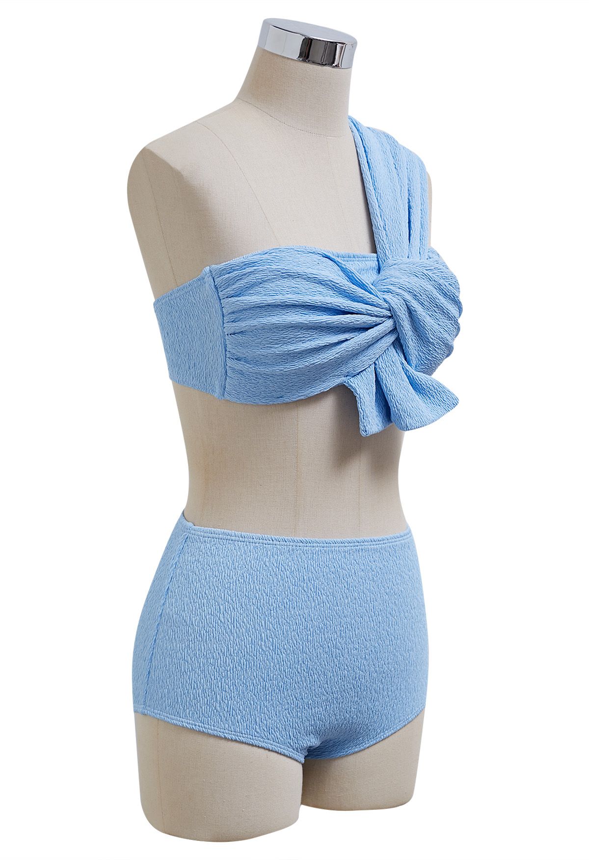 Conjunto de bikini con textura anudada de un solo hombro en azul