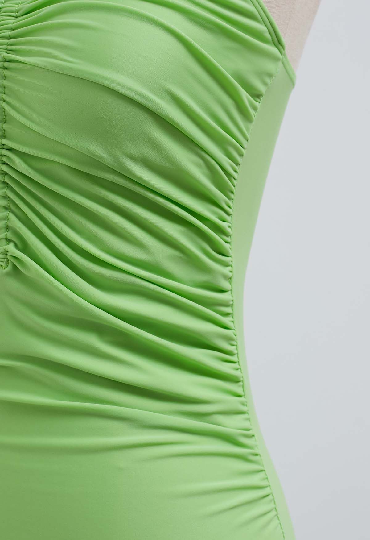 Traje de baño con cuello halter y cordón de color liso en verde