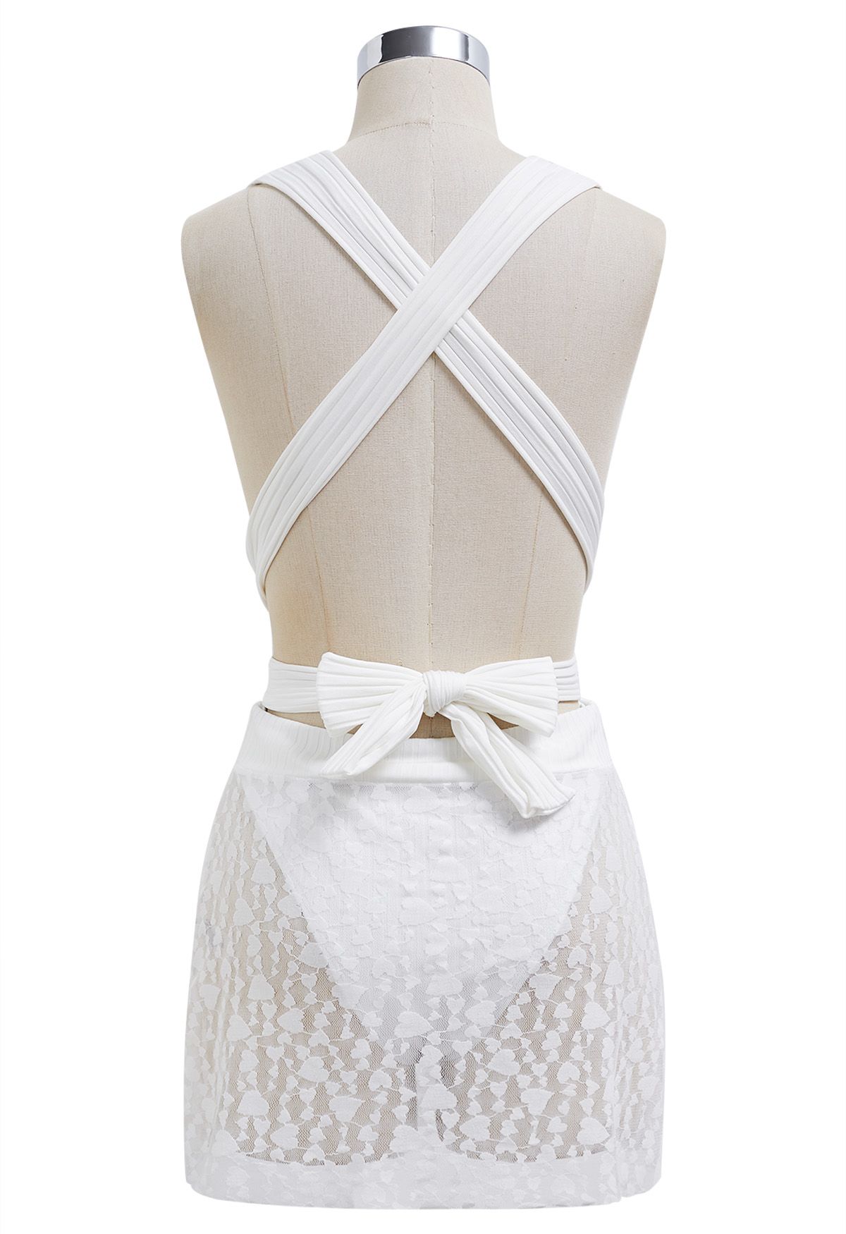 Conjunto de traje de baño anudado con textura de rayas y minifalda en blanco