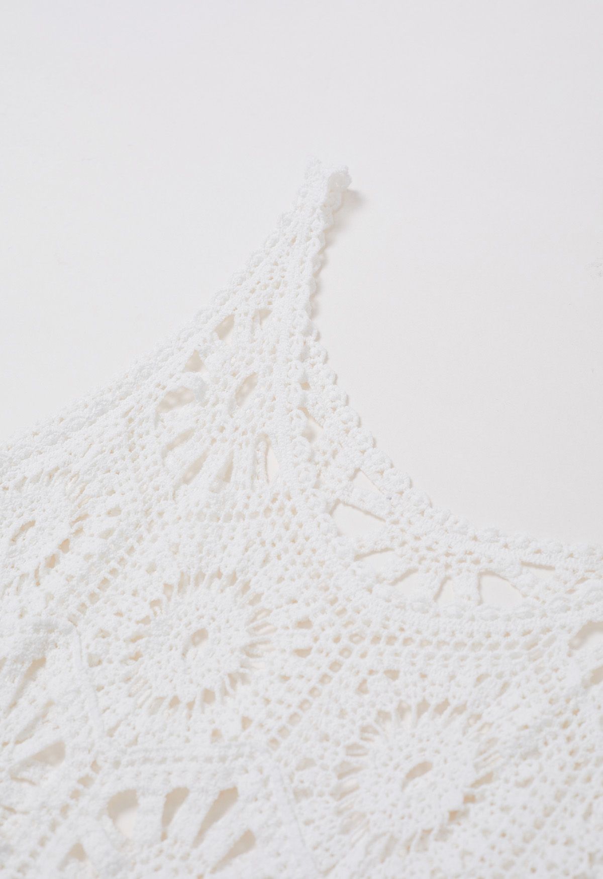 Vestido tipo pareo de crochet con calado bohemio en blanco