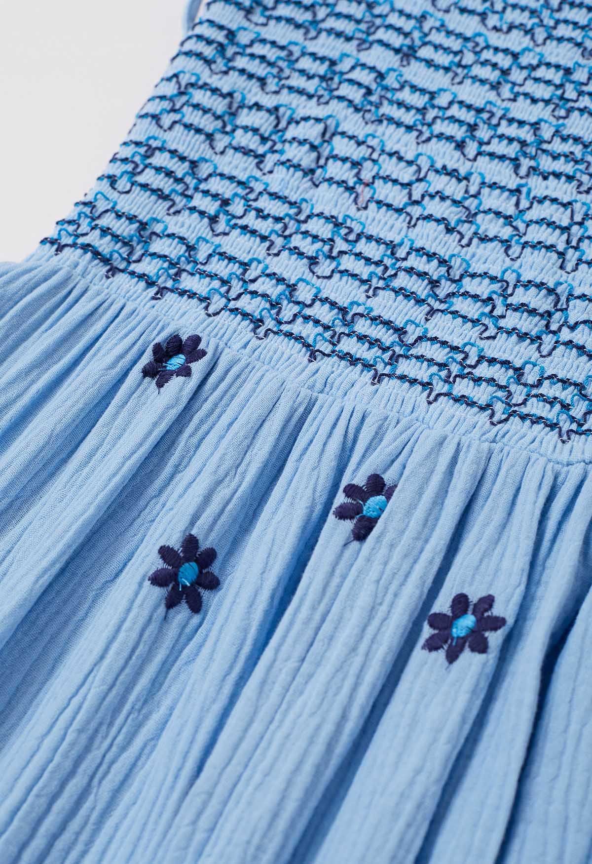 Vestido fruncido con hombros anudados y bordado Floret en azul