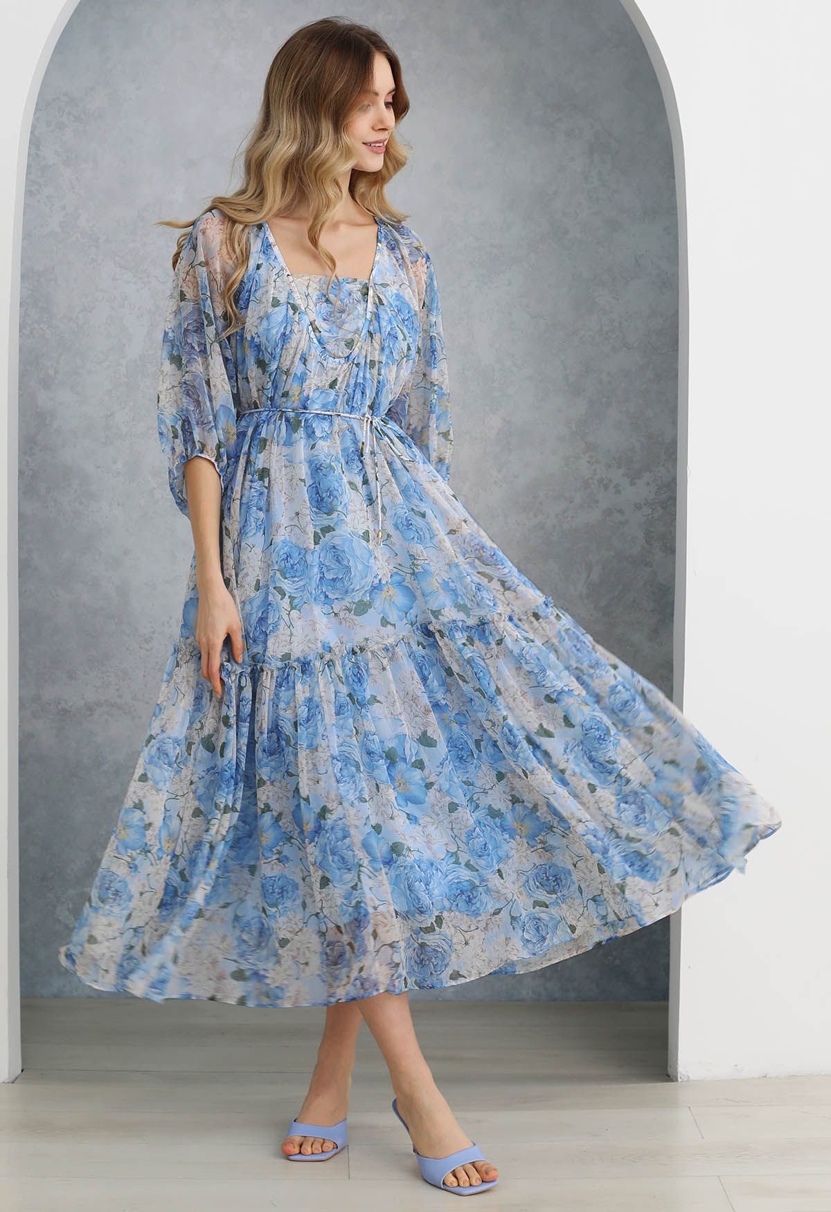 Vestido Dolly con mangas abullonadas y estampado floral gasa en azul