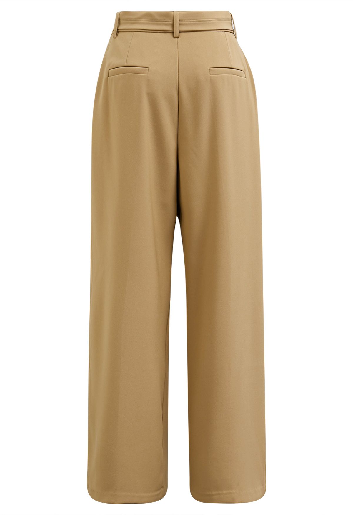 Pantalones plisados con cinturón y bolsillo lateral en camel