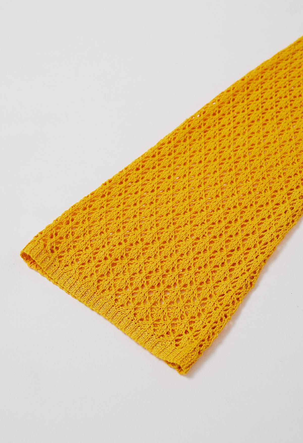 Pareo de crochet con decoración de cuentas y espalda abierta en amarillo