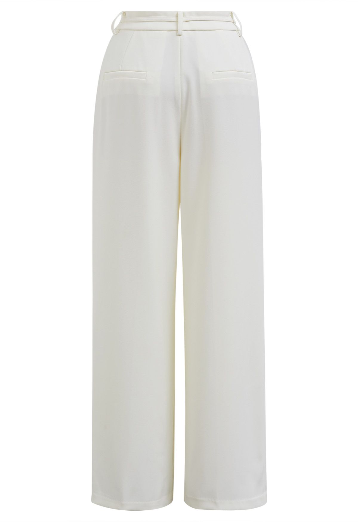 Pantalones rectos plisados con cinturón ajustable en color crema