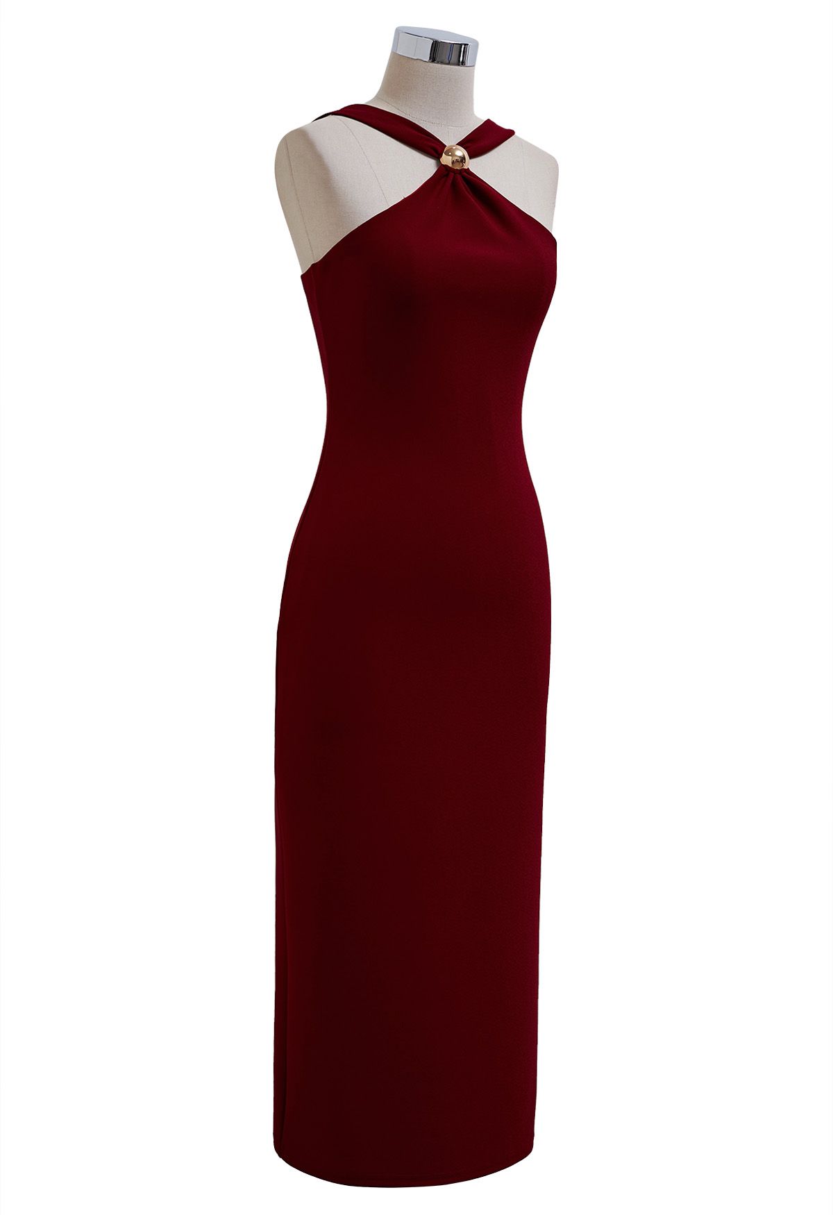 Vestido tubo con cuello halter y ribete de cuentas doradas en rojo